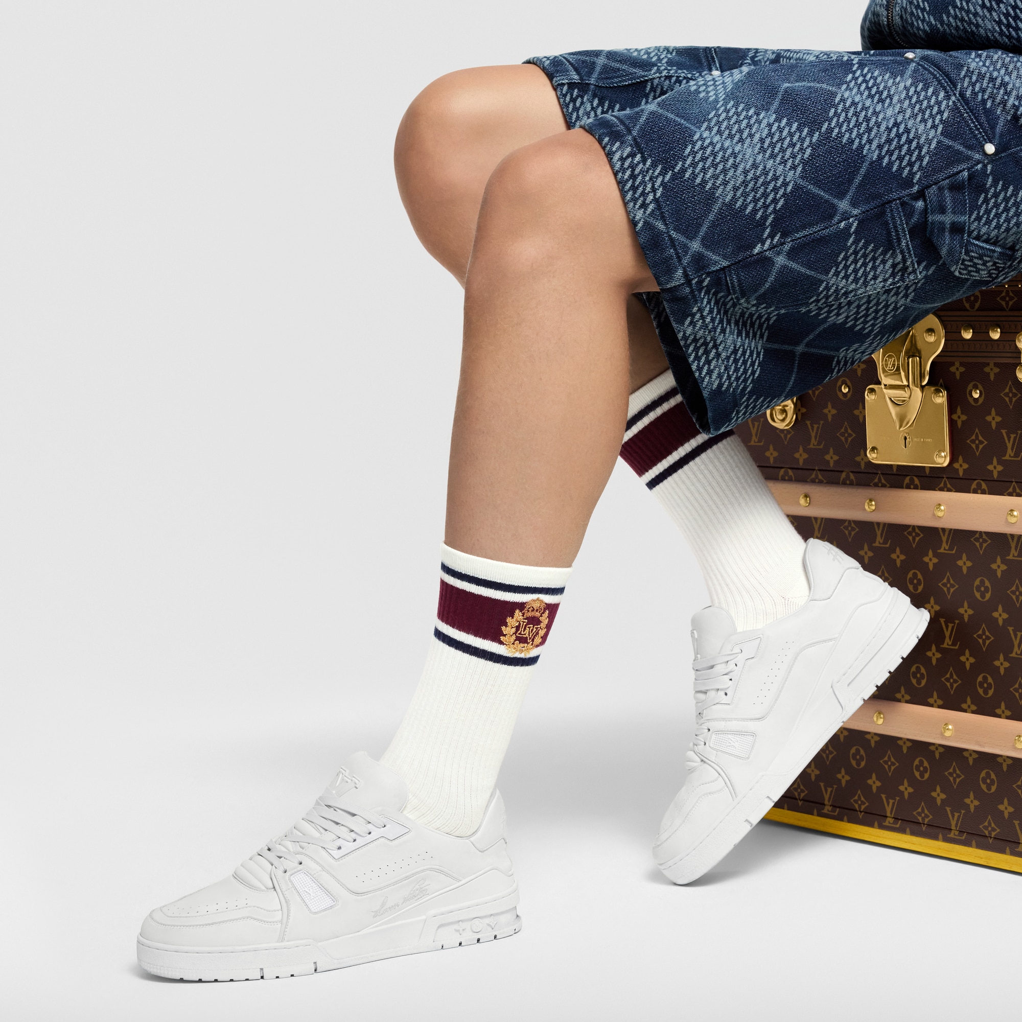 LV Trainer Distressed Sneaker  Herren Schuhe Sneakers | LOUIS VUITTON (Zoom)