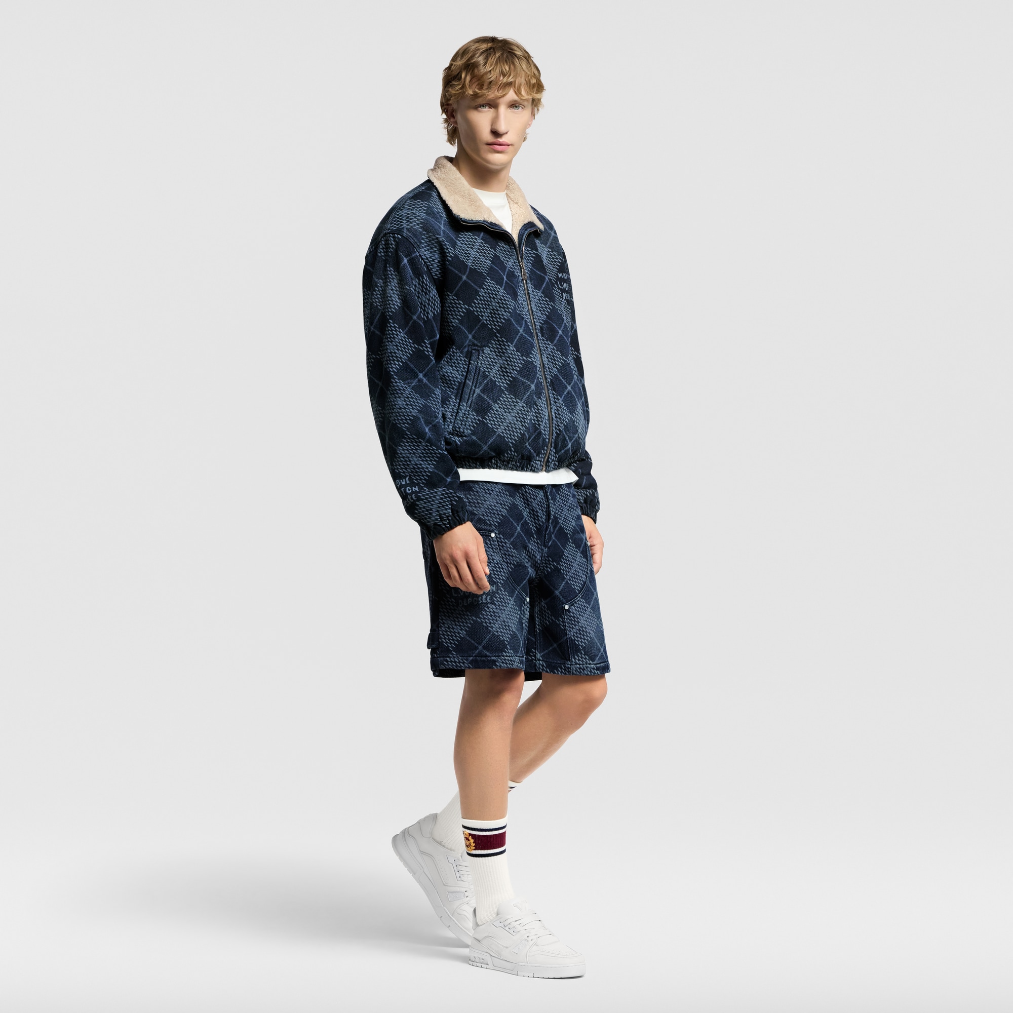 LV Trainer Distressed Sneaker  Herren Schuhe Sneakers | LOUIS VUITTON (Zoom)