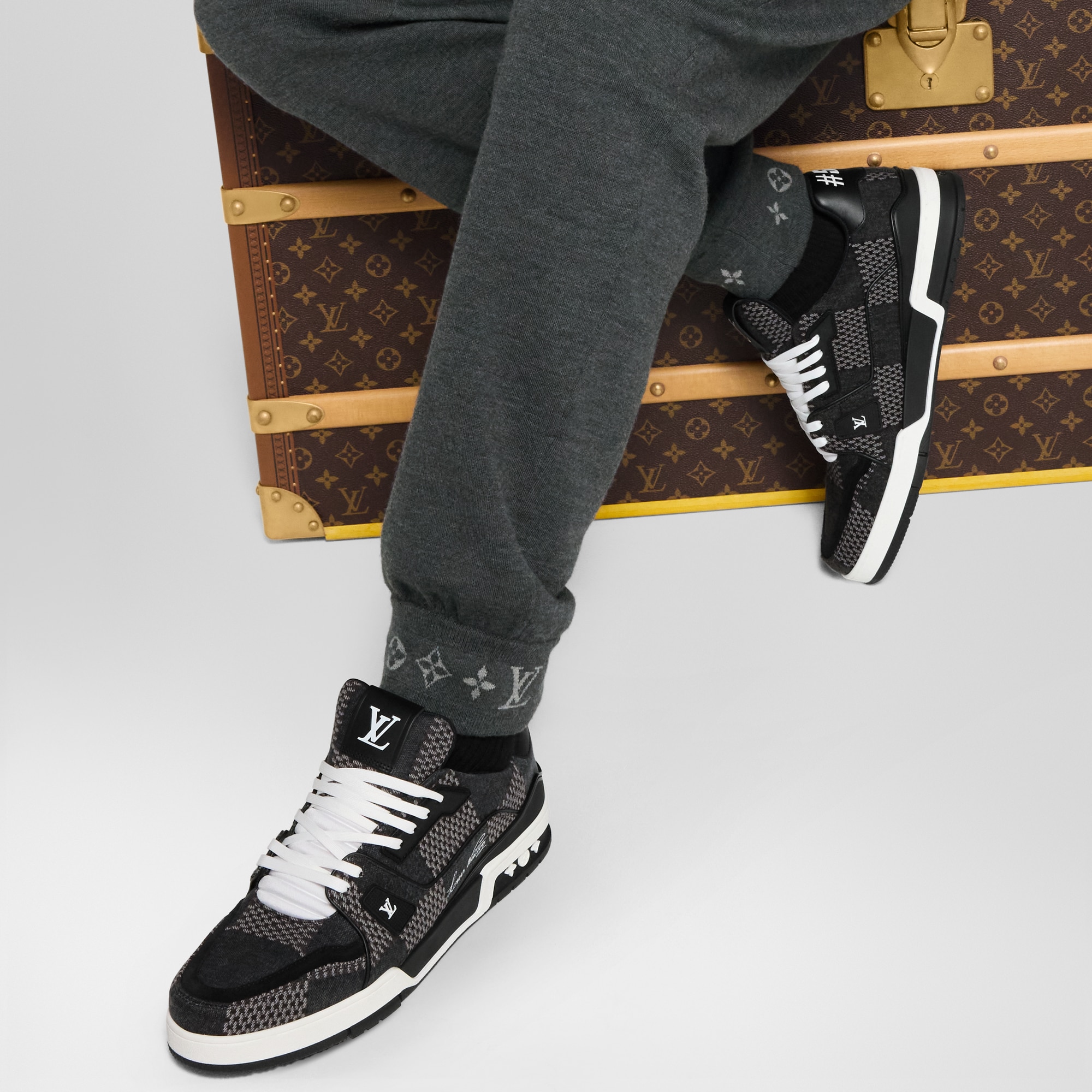 LV Trainer Sneaker  Herren Schuhe Alle Schuhe | LOUIS VUITTON (Zoom)