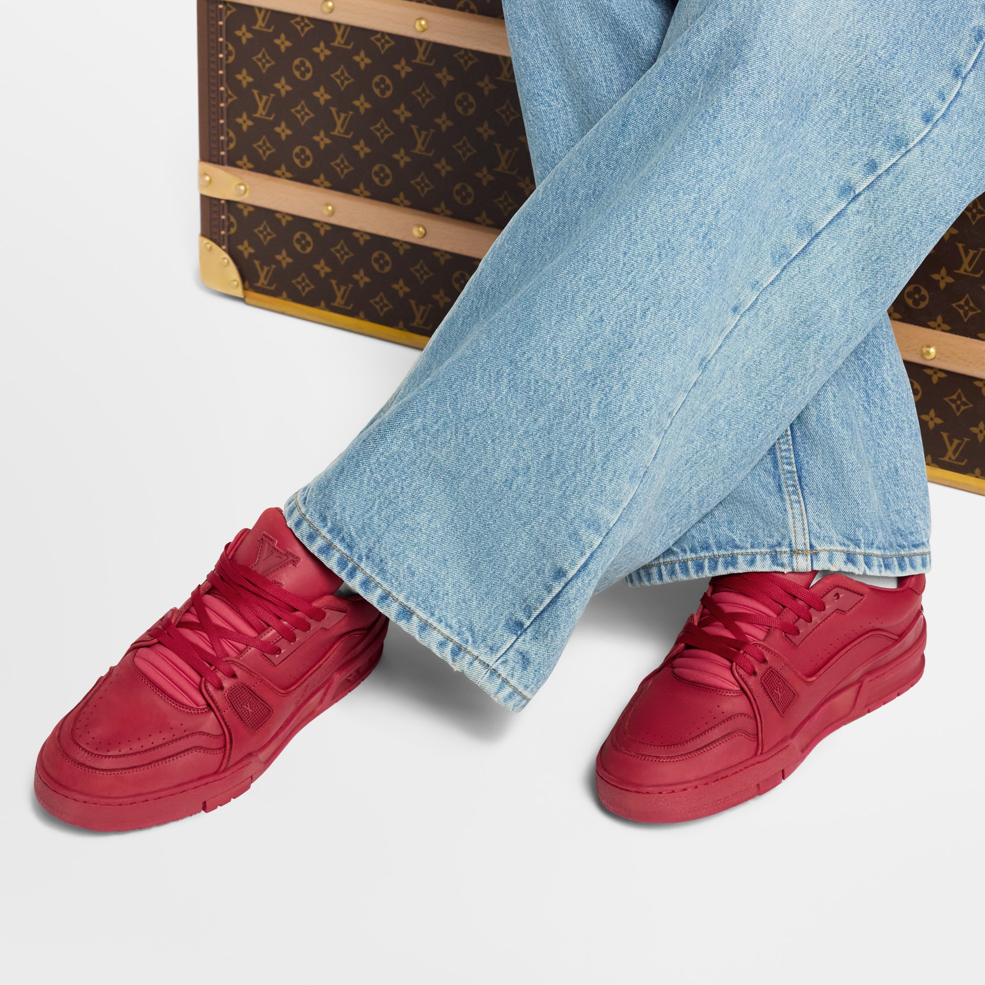 LV Trainer Sneaker Distressed  Herren Schuhe Sneakers | LOUIS VUITTON (Zoom)