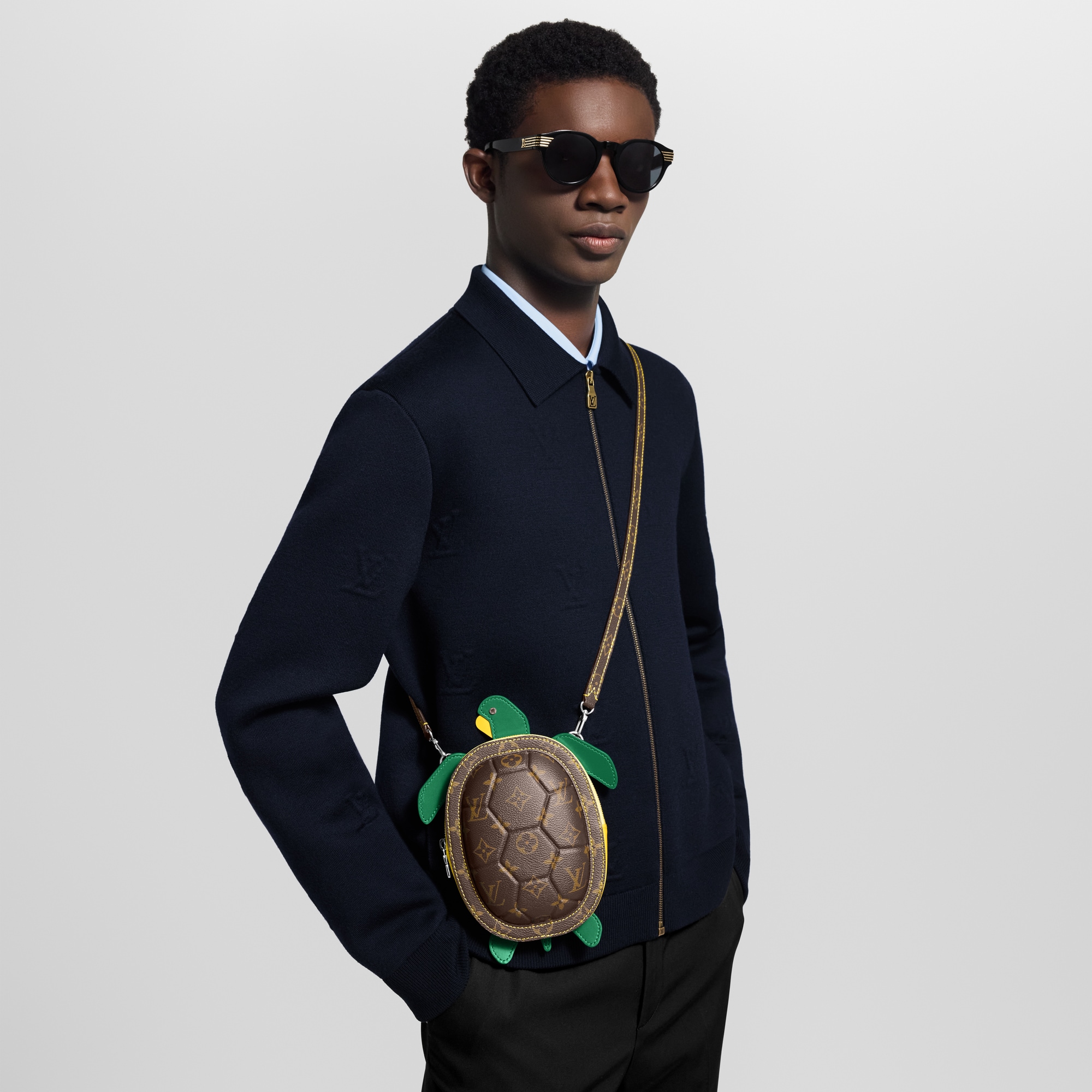 LV Turtle Wearable Geldbörse Autres Toiles Monogram Herren Geldbörsen und Kleinlederwaren Mini Bags | LOUIS VUITTON (Zoom)