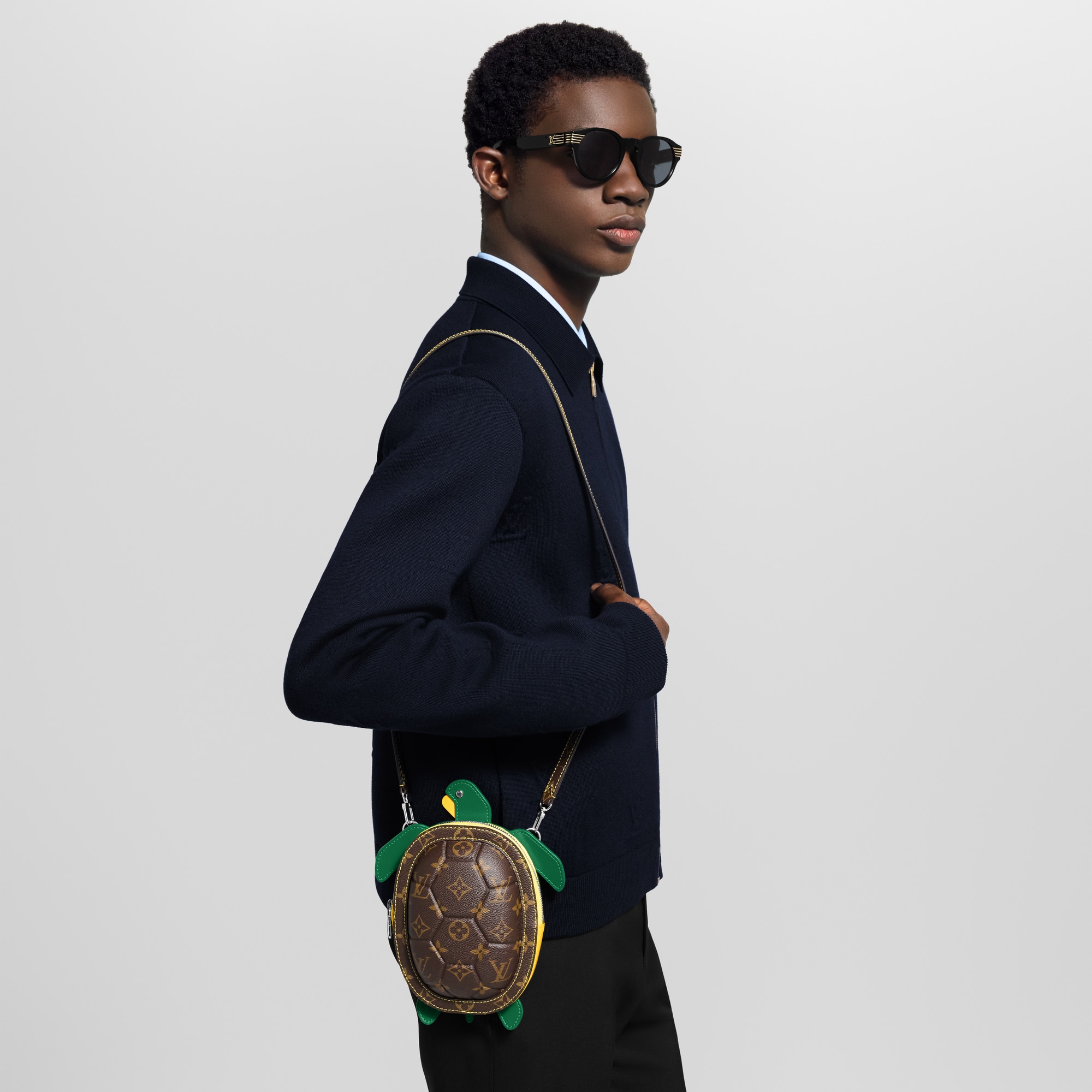 LV Turtle Wearable Geldbörse Autres Toiles Monogram Herren Geldbörsen und Kleinlederwaren Mini Bags | LOUIS VUITTON (Zoom)