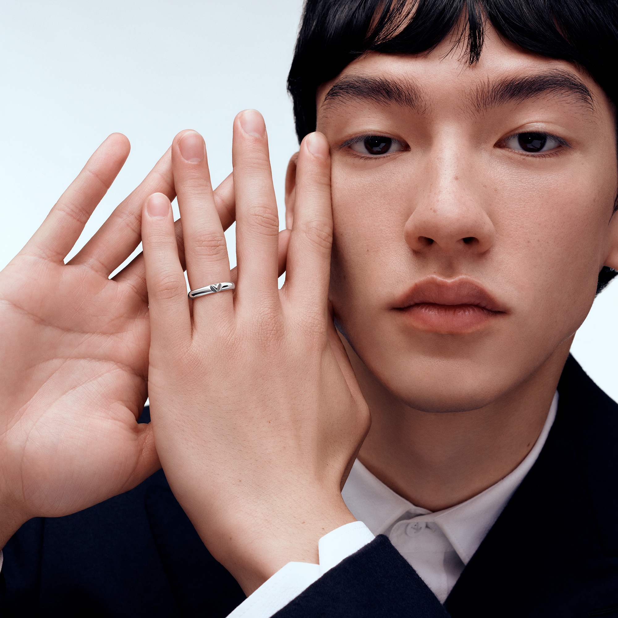 LV Volt Multi Ehering, Weißgold  Schmuck Kategorien Alle Schmuckstücke | LOUIS VUITTON (Zoom)