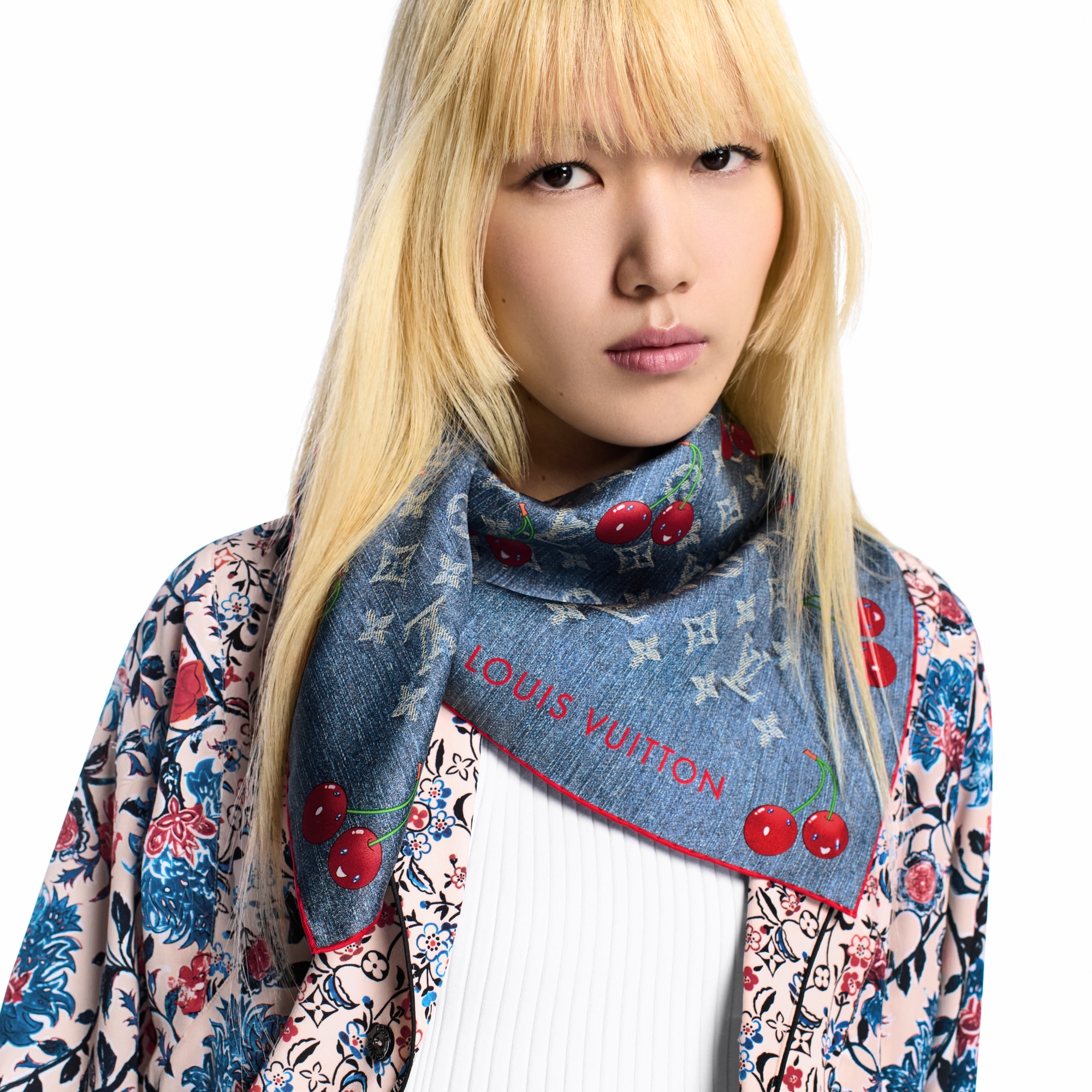 LV x TM Denim Cerise Carré 90 S00 Damen Accessoires Seidentücher und Bandeaus | LOUIS VUITTON (Zoom)