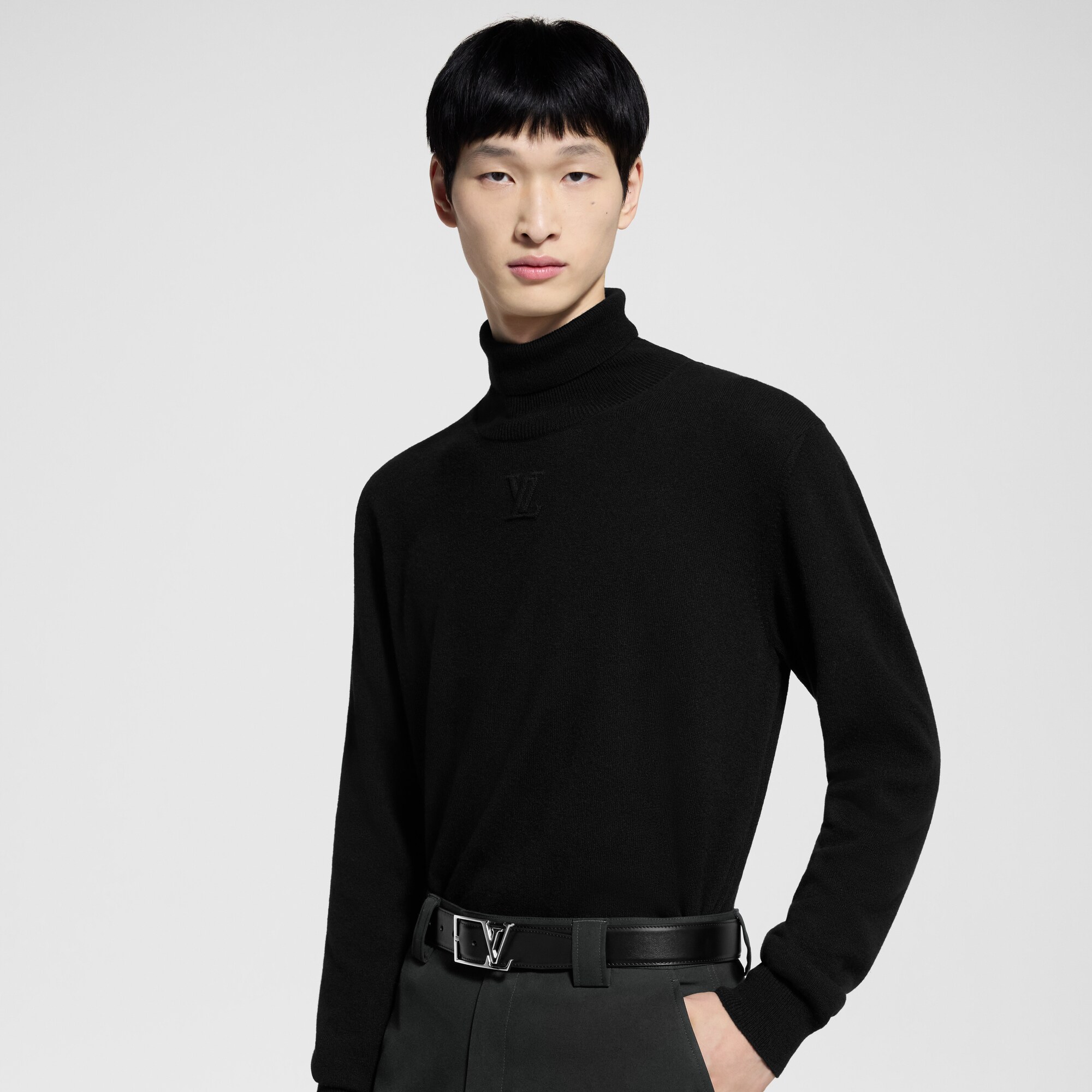LVSE Rollkragenpullover mit LV als Prägung  Neuheiten Holiday Geschenkideen für Ihn | LOUIS VUITTON (Zoom)