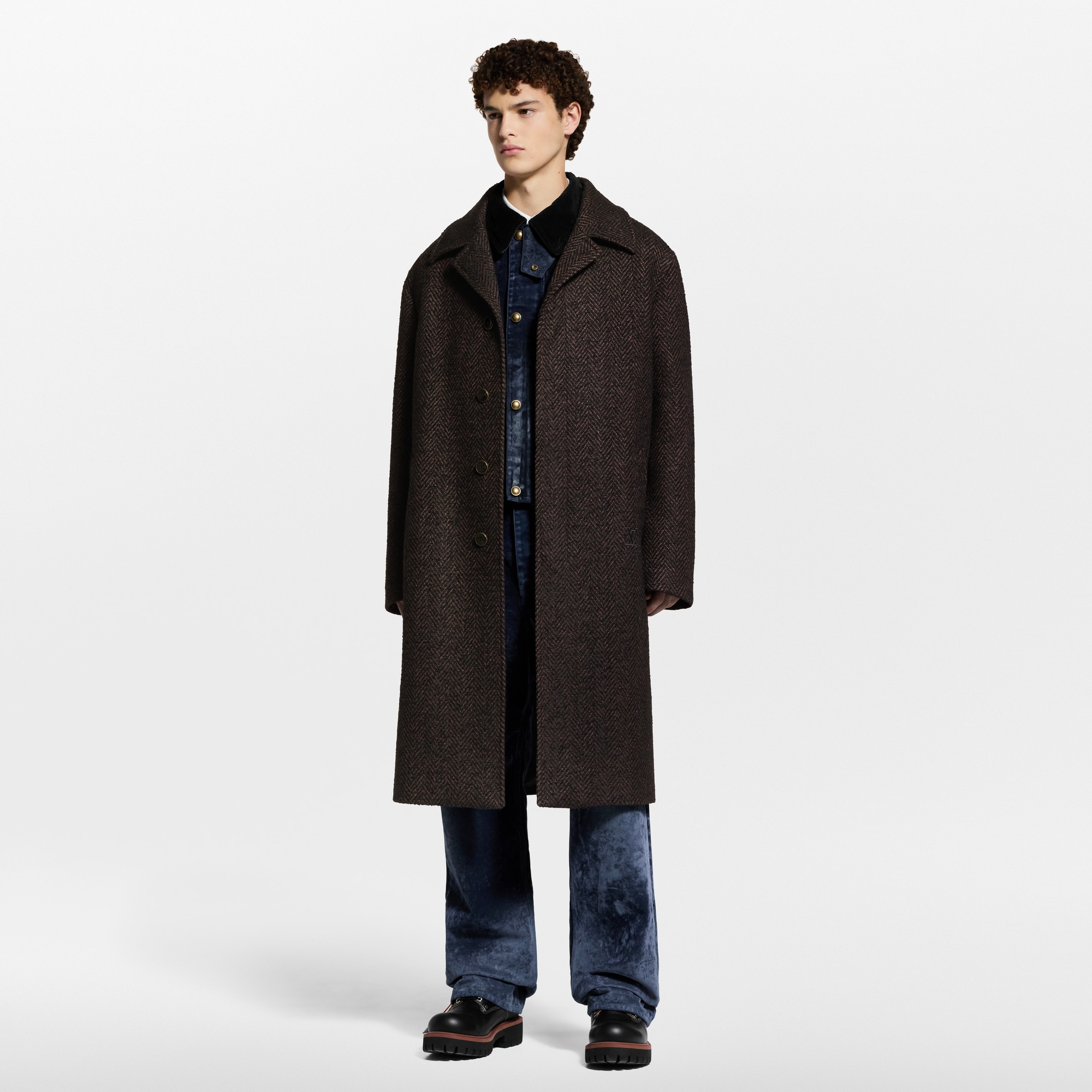 Mantel in locker geschnittener Passform mit Fischgrat-Motiv  Herren Ready to Wear Jacken und Mäntel | LOUIS VUITTON (Zoom)