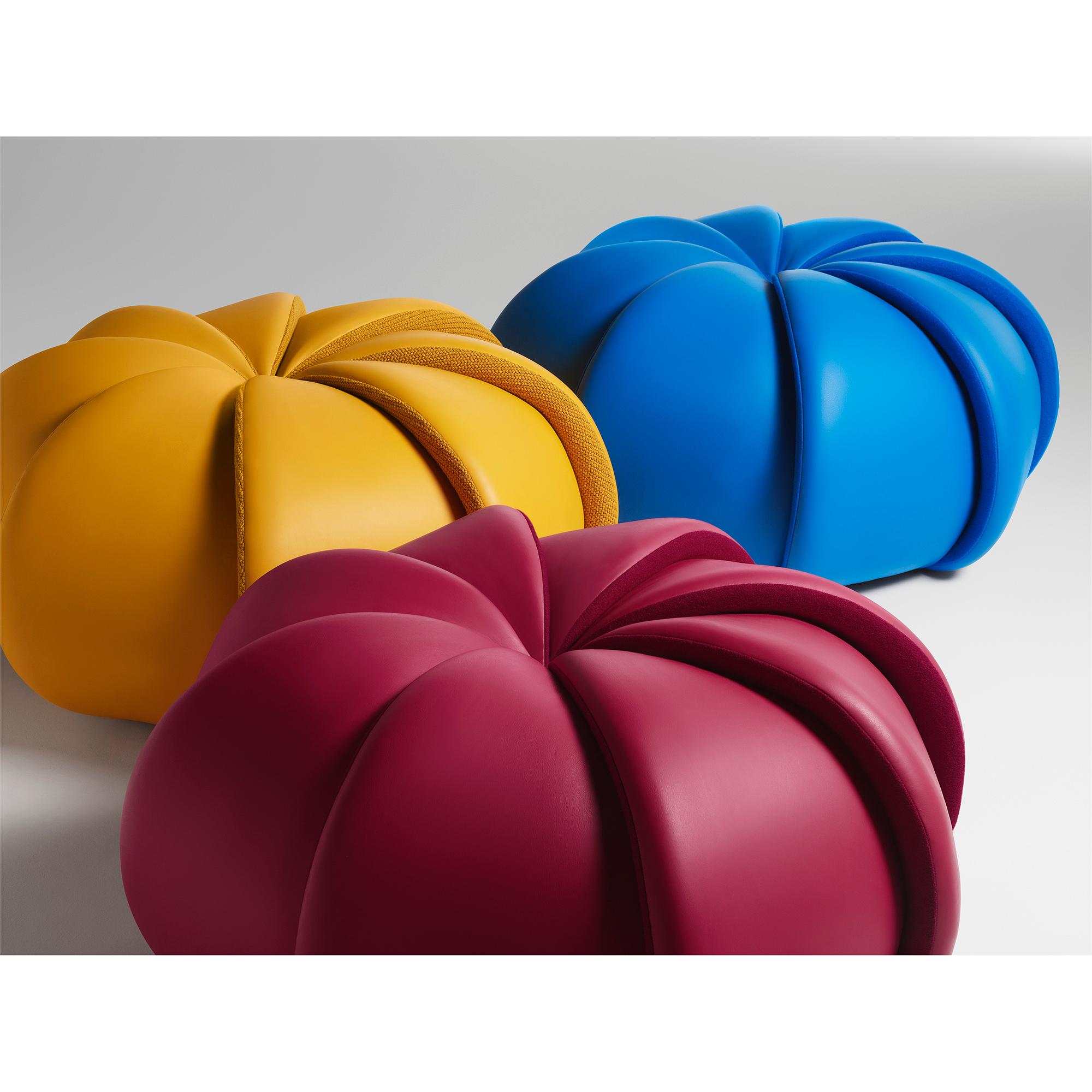 Merengue Puff von Campana Brothers  Trunks, Reisen und Wohnen Wohnen und Art of Dining Designmöbel | LOUIS VUITTON (Zoom)