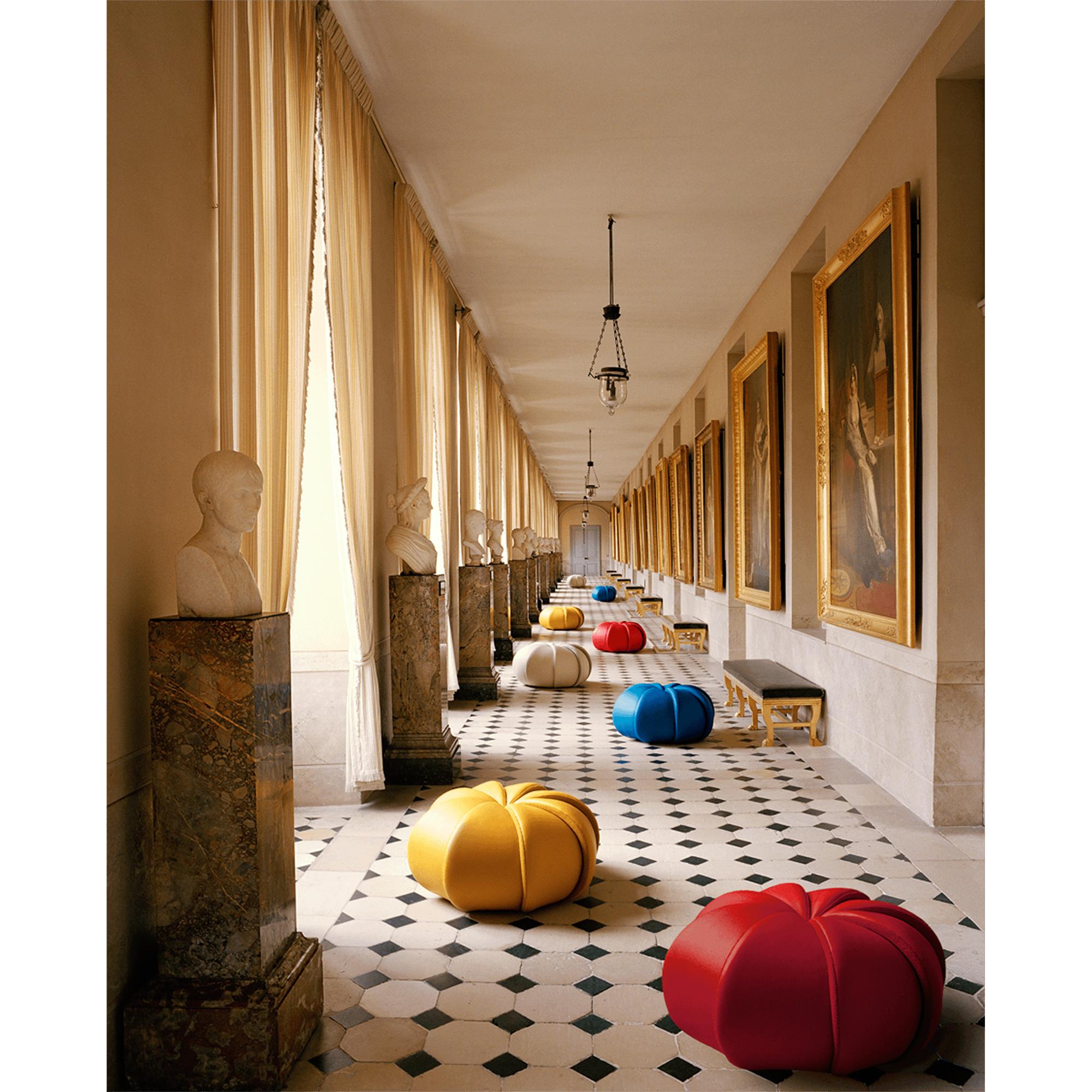 Merengue Puff von Campana Brothers  Trunks, Reisen und Wohnen Wohnen und Art of Dining Designmöbel | LOUIS VUITTON (Zoom)