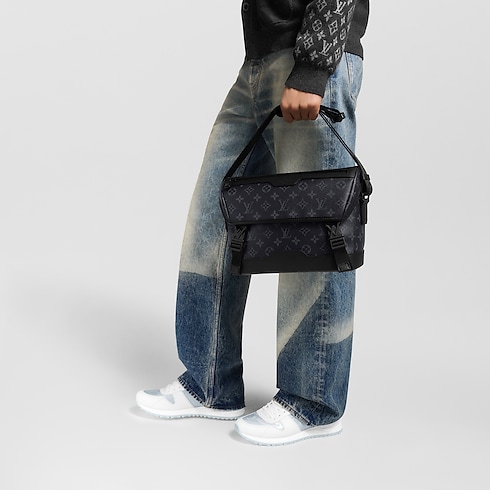 Messenger Voyager PM Monogram Eclipse Taschen und Kleinlederwaren Herren Taschen Neuheiten | LOUIS VUITTON (Zoom)