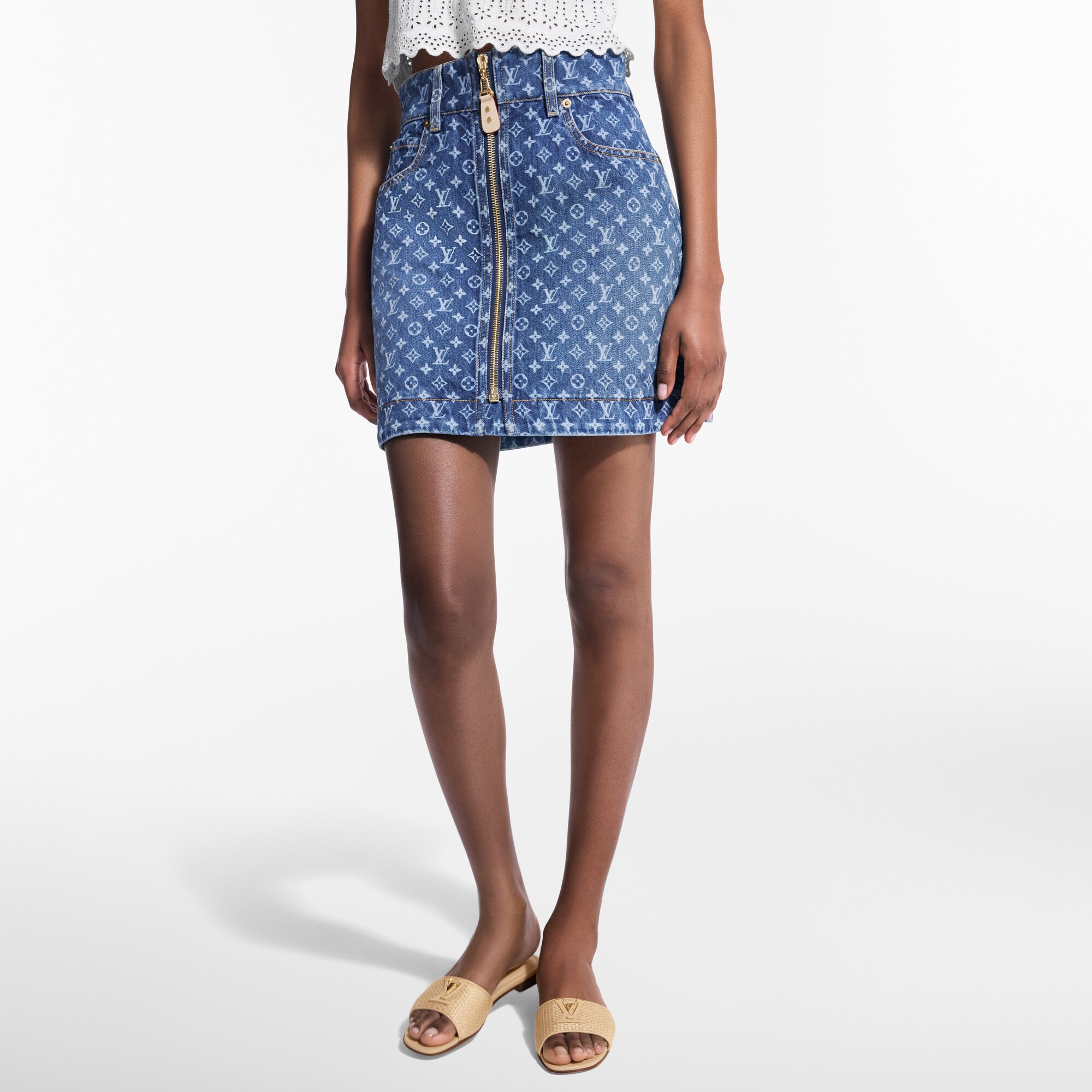 Minirock aus Denim mit Monogram-Motiv  Damen Ready to Wear Röcke und Shorts | LOUIS VUITTON (Zoom)