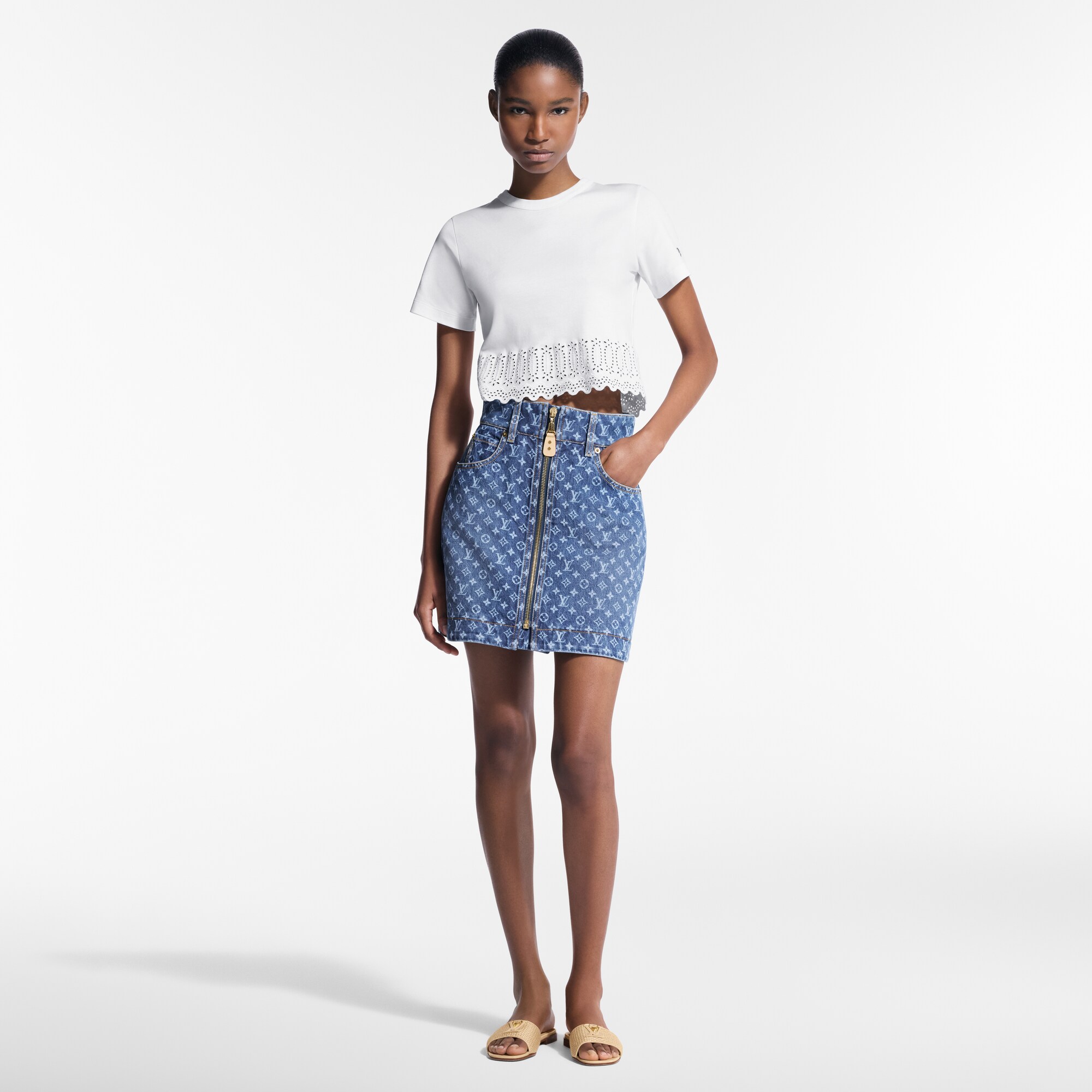 Minirock aus Denim mit Monogram-Motiv  Damen Ready to Wear Röcke und Shorts | LOUIS VUITTON (Zoom)