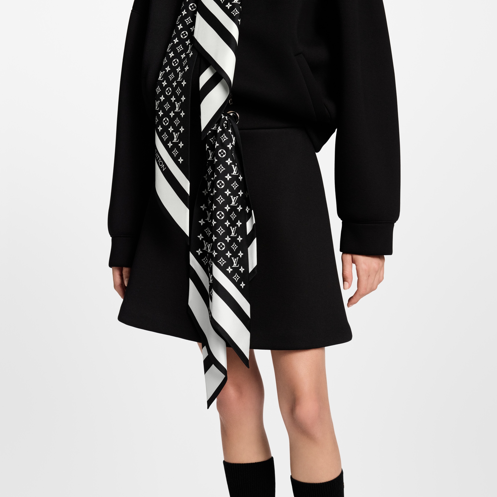 Minirock mit Monogram-Motiv und Schal-Detail  Damen Ready to Wear Röcke und Shorts | LOUIS VUITTON (Zoom)