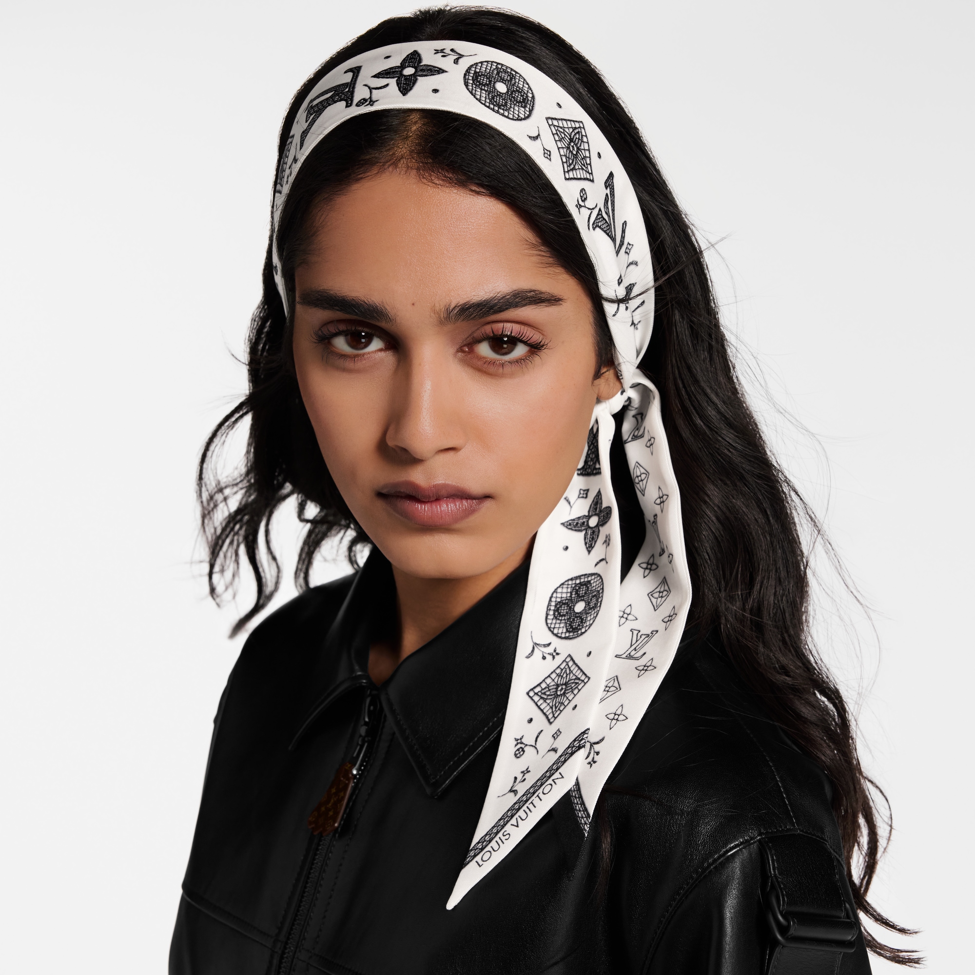 Monogram Romance BB Bandeau S00 Damen Accessoires Seidentücher und Bandeaus | LOUIS VUITTON (Zoom)