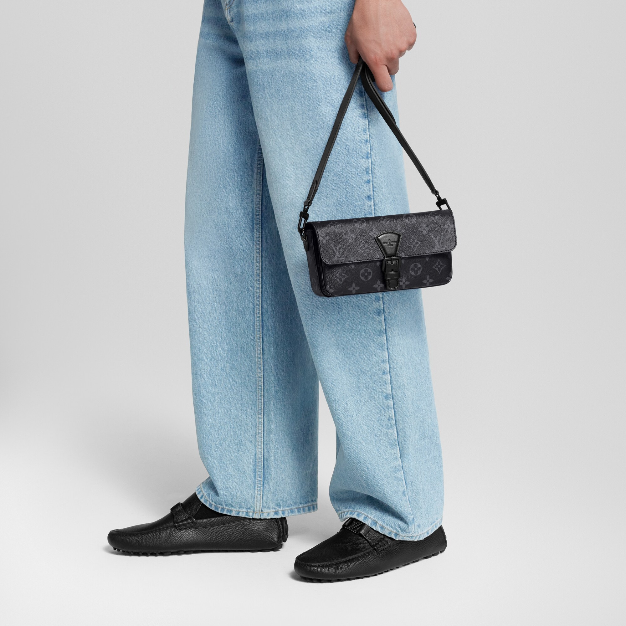 Montsouris Wearable Geldbörse Monogram Eclipse Herren Geldbörsen und Kleinlederwaren Mini Bags | LOUIS VUITTON (Zoom)