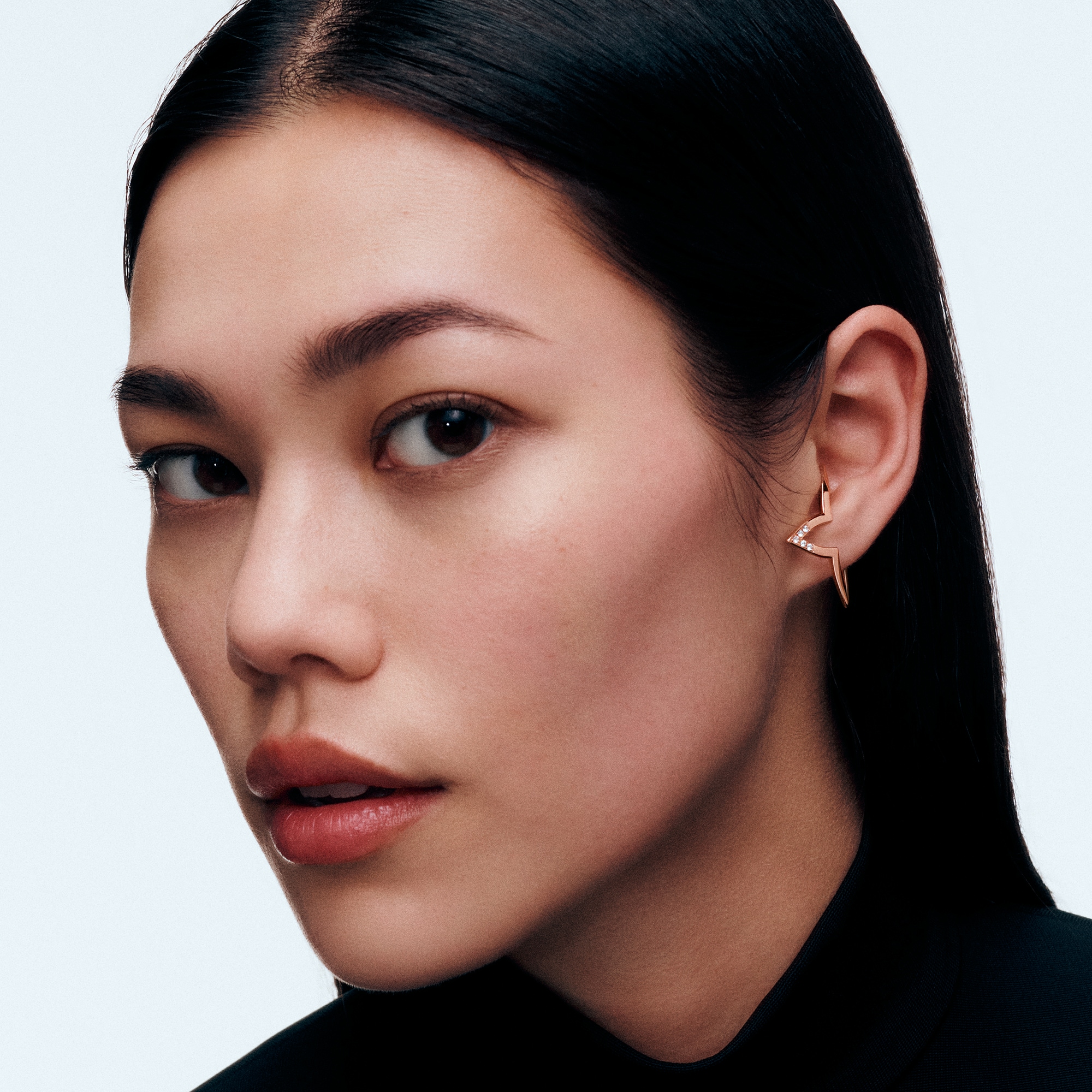Ombre Blossom Overlap Creole, Roségold und Diamanten - Einzelstück  Schmuck Kategorien Ohrringe | LOUIS VUITTON (Zoom)