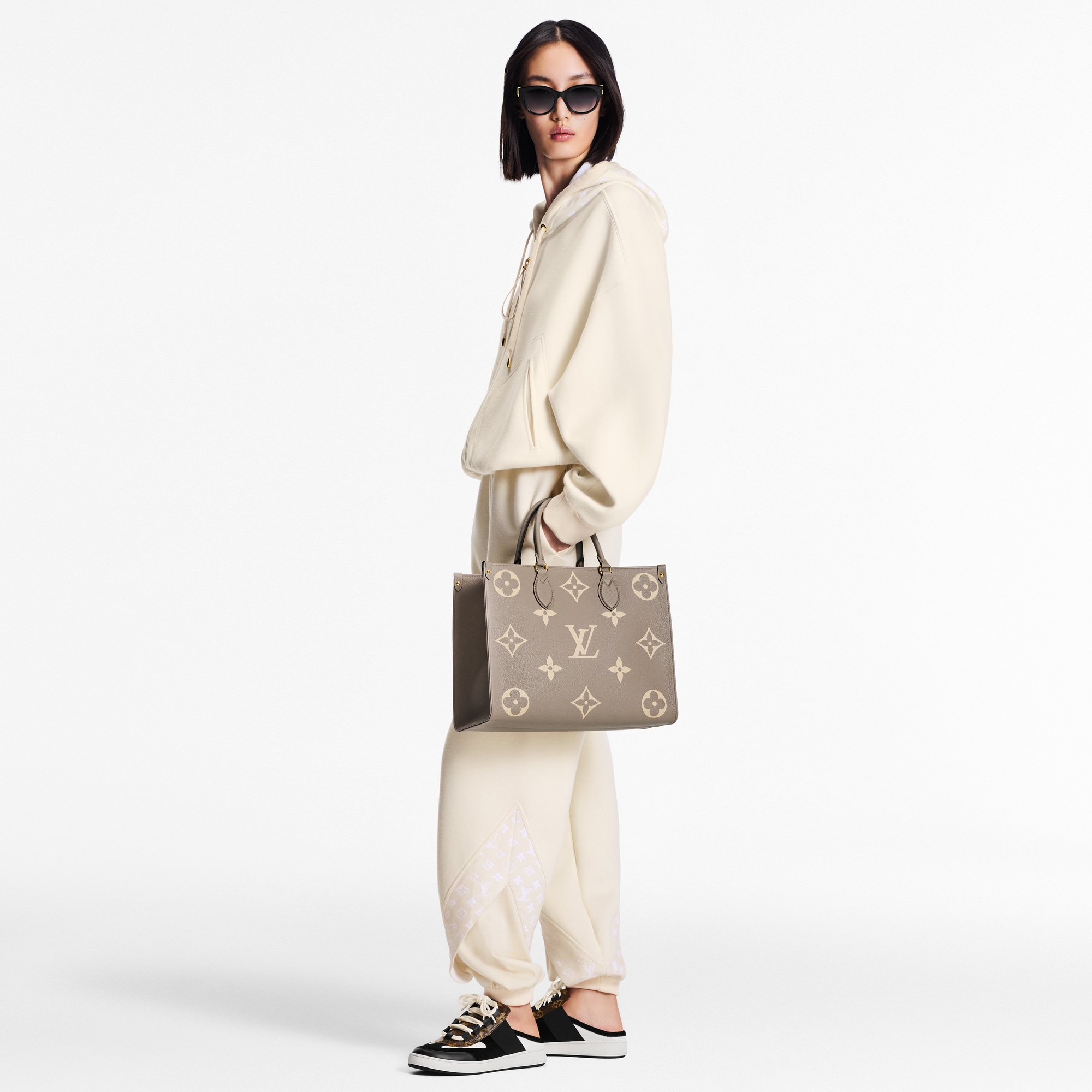 Onthego MM Monogram Empreinte Bicolor Leder Damen Handtaschen All Collections | LOUIS VUITTON (Zoom)