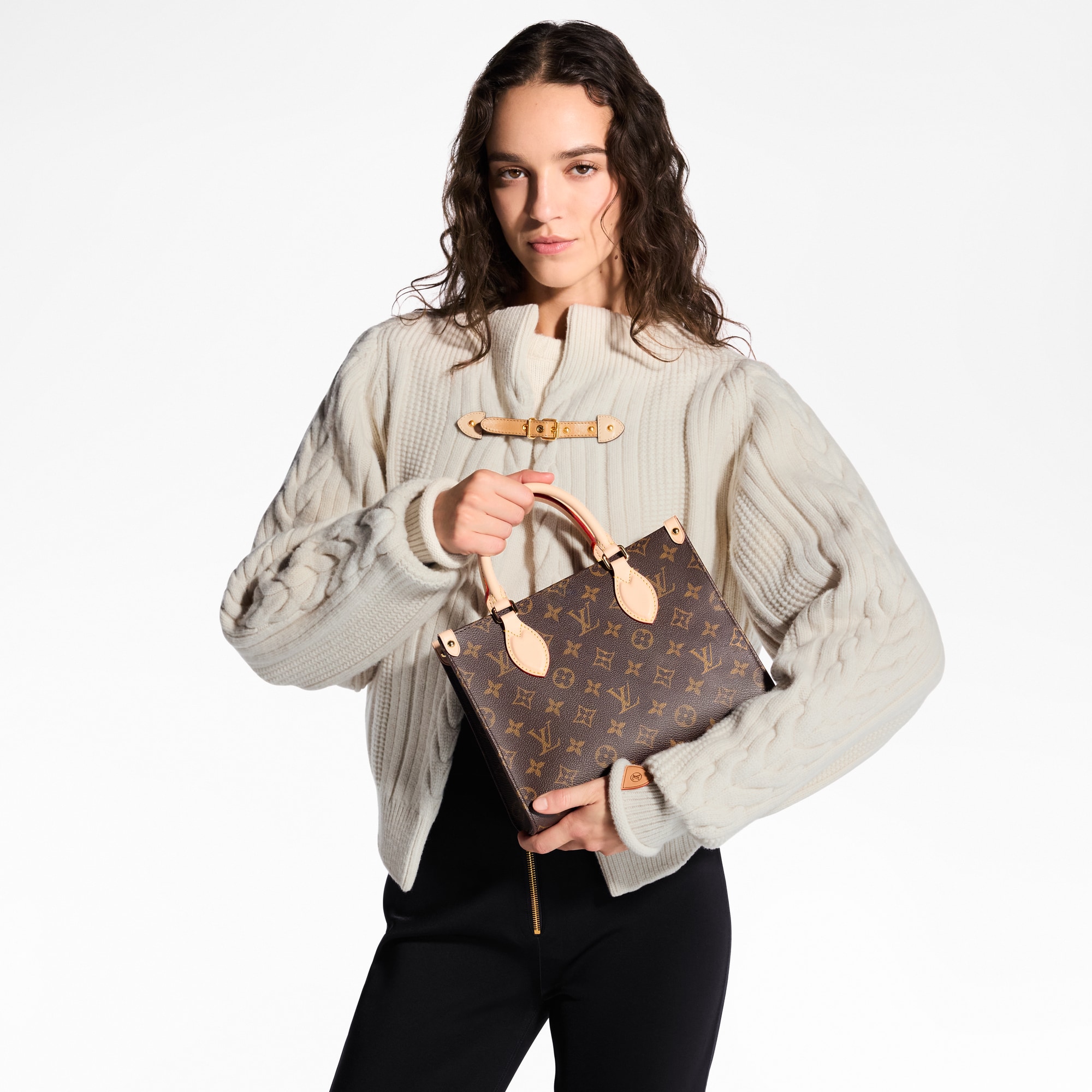 OnTheGo PM Mon Monogram Monogram Canvas Geschenkideen Personalisierung Personalisierte Taschen und Kleinlederwaren | LOUIS VUITTON (Zoom)