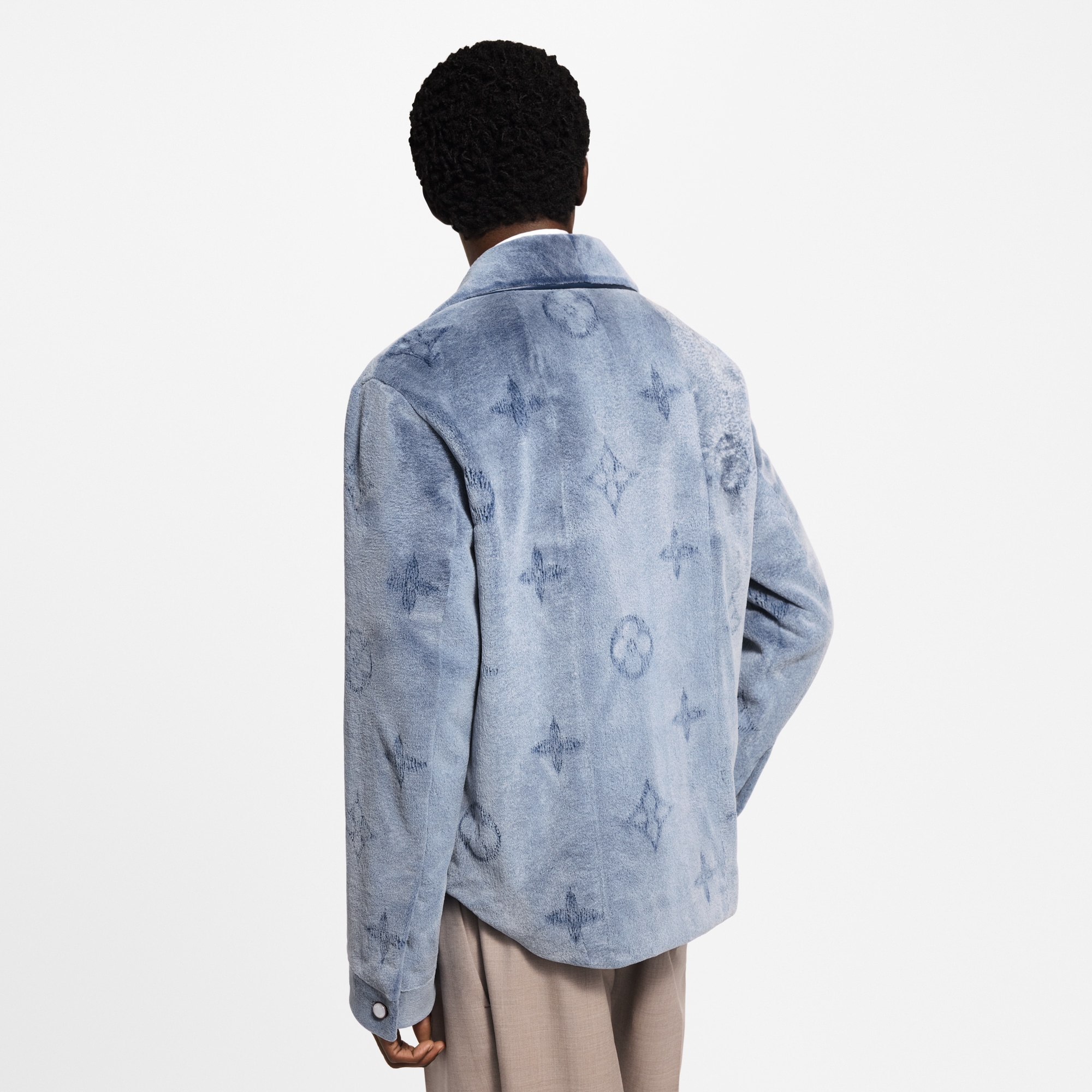 Overshirt aus Pelz mit perforiertem Monogram-Motiv  Herren Ready to Wear Jacken und Mäntel | LOUIS VUITTON (Zoom)