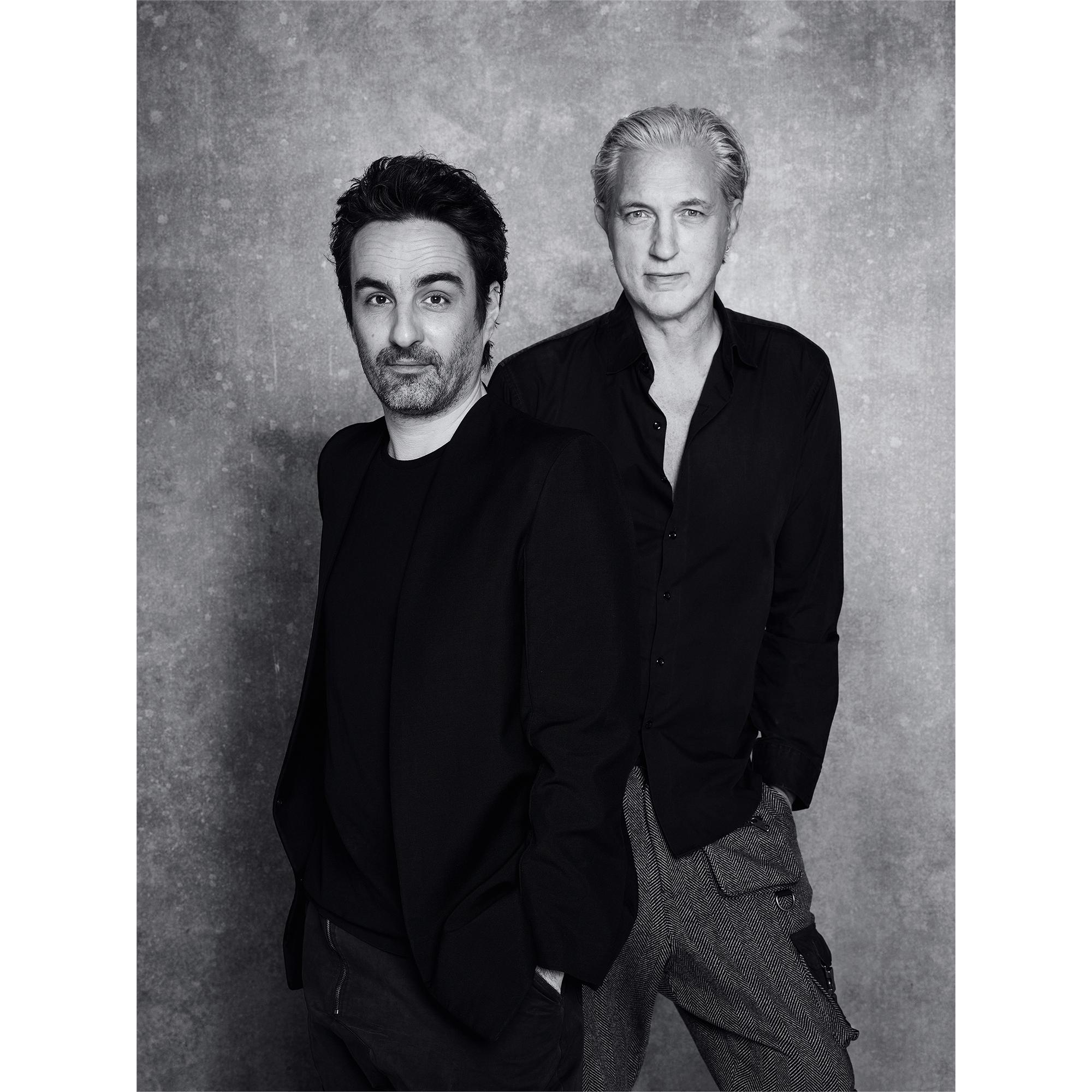 Petal Stuhl von Marcel Wanders  Trunks, Reisen und Wohnen Wohnen und Art of Dining Designmöbel | LOUIS VUITTON (Zoom)