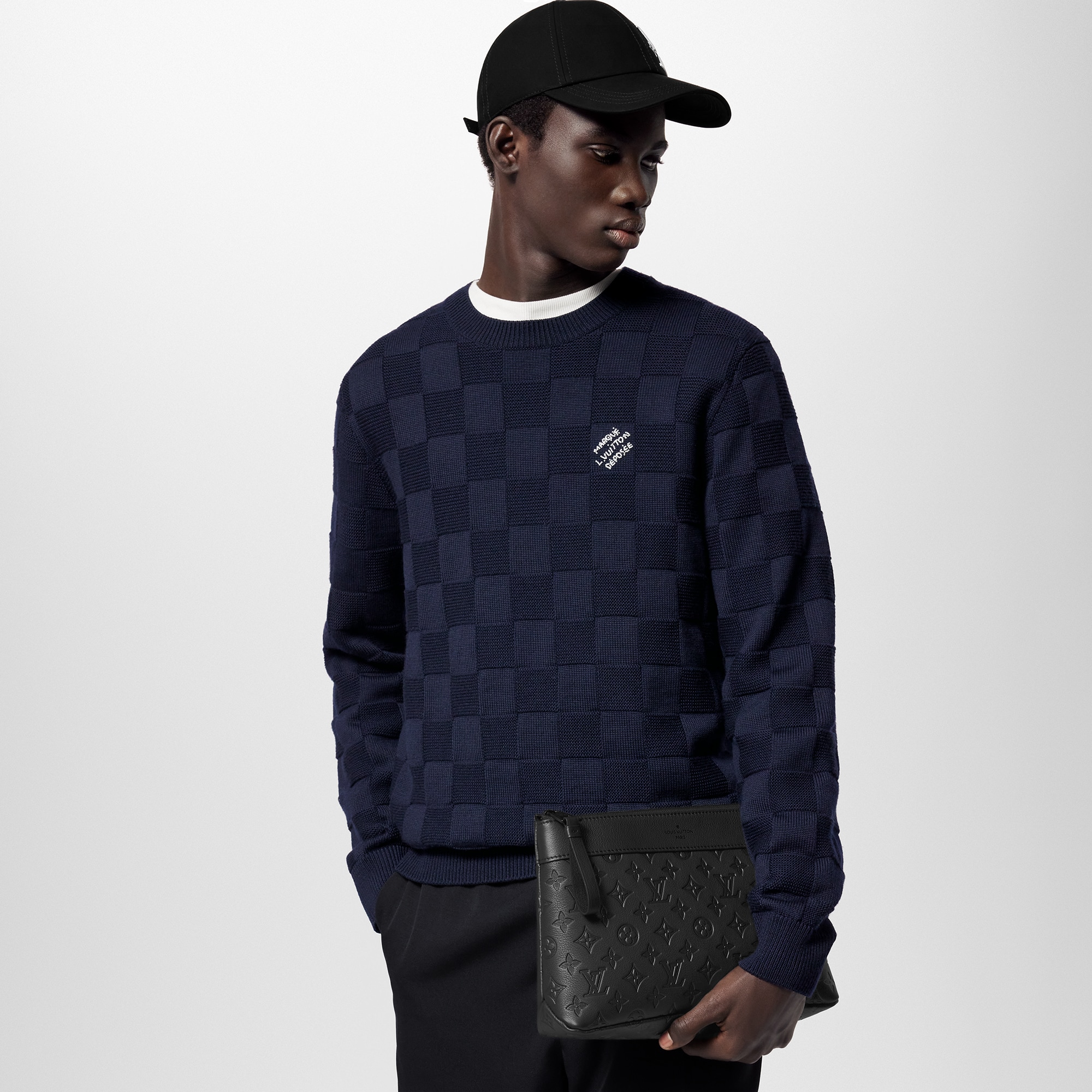 Pochette Voyage Souple Monogram Shadow Leder Geschenkideen Family Month Gift Guide } | LOUIS VUITTON (Zoom)