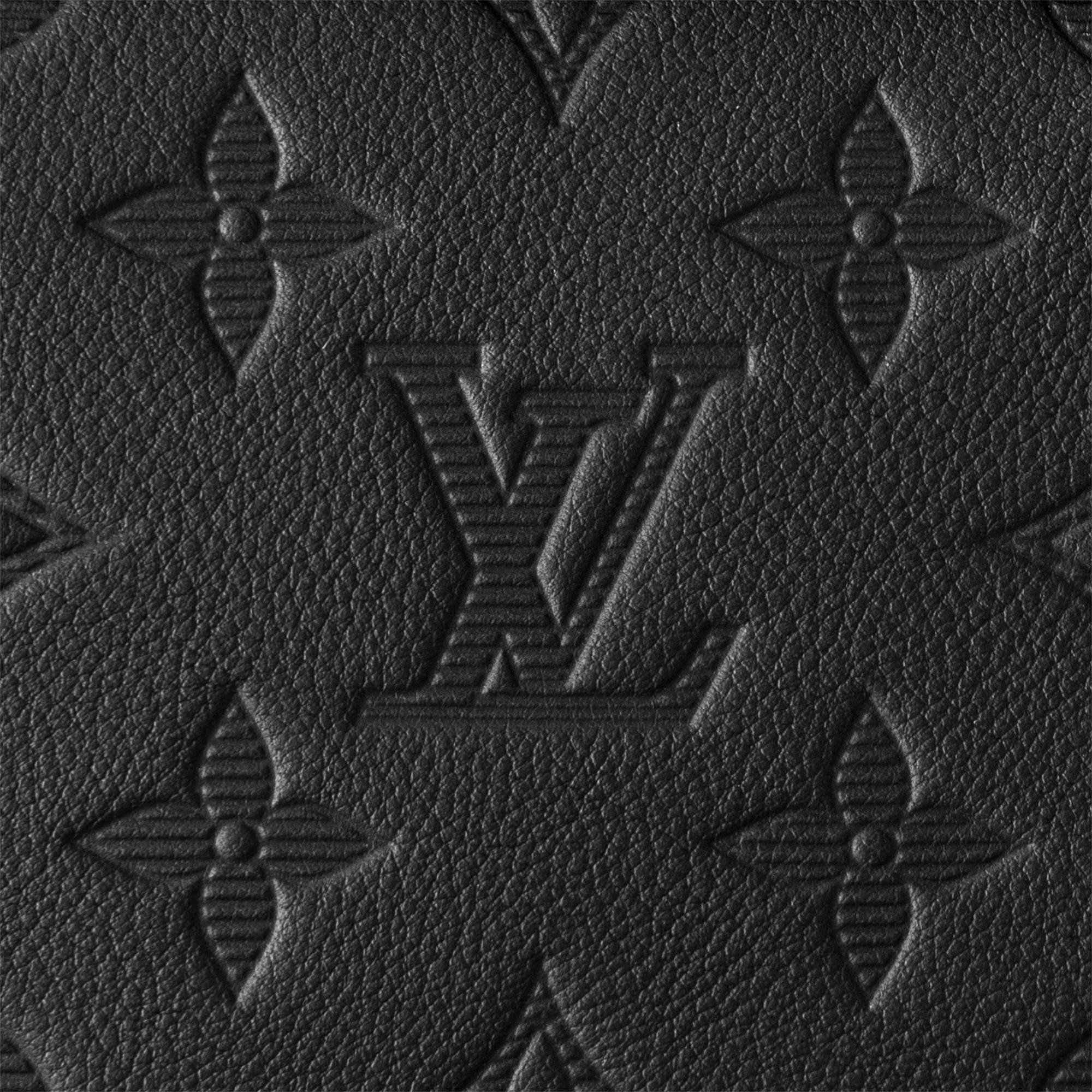 Pochette Voyage Souple Monogram Shadow Leder Geschenkideen Family Month Gift Guide } | LOUIS VUITTON (Zoom)