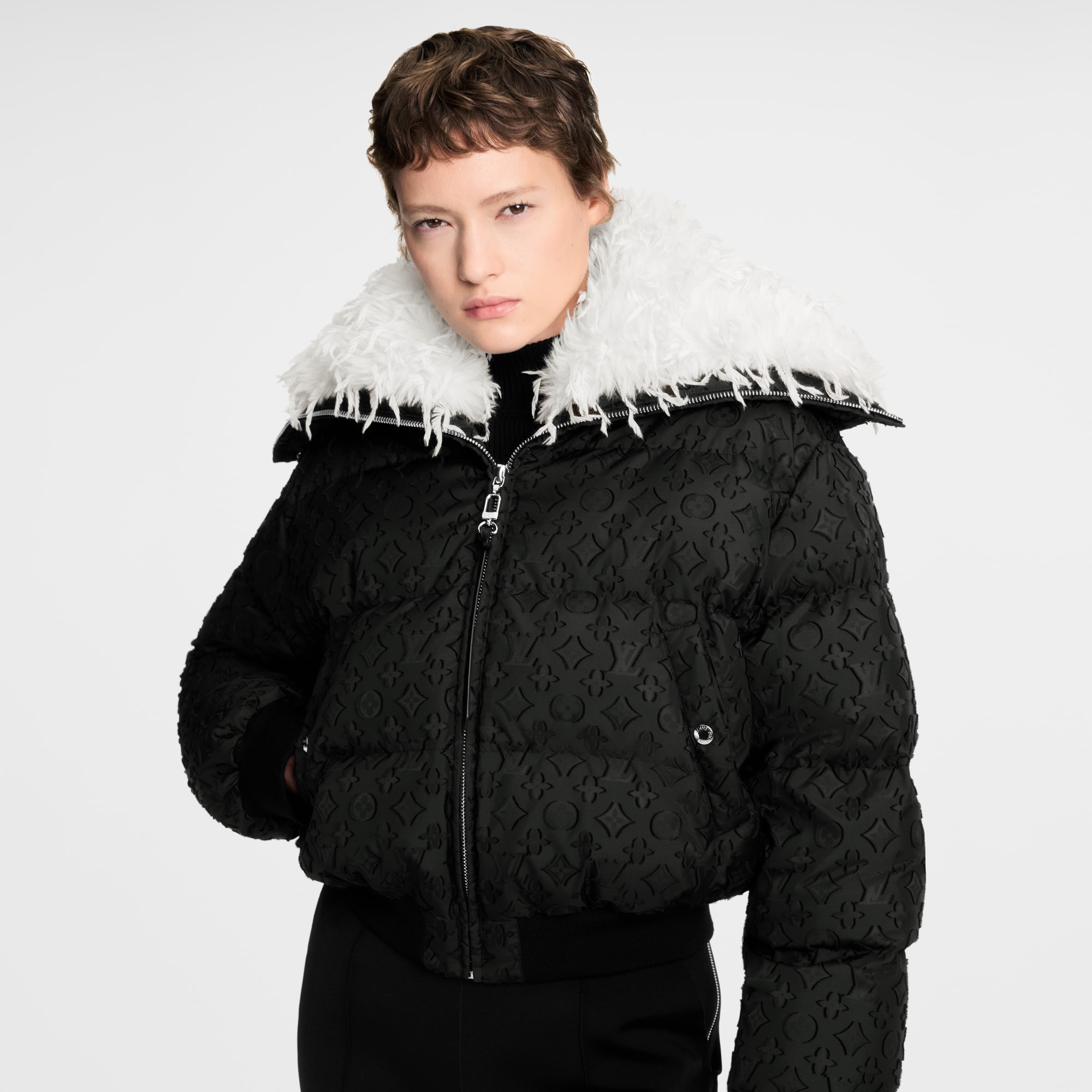 Pufferjacke mit Federkragen  Damen Ready to Wear Mäntel und Jacken | LOUIS VUITTON (Zoom)