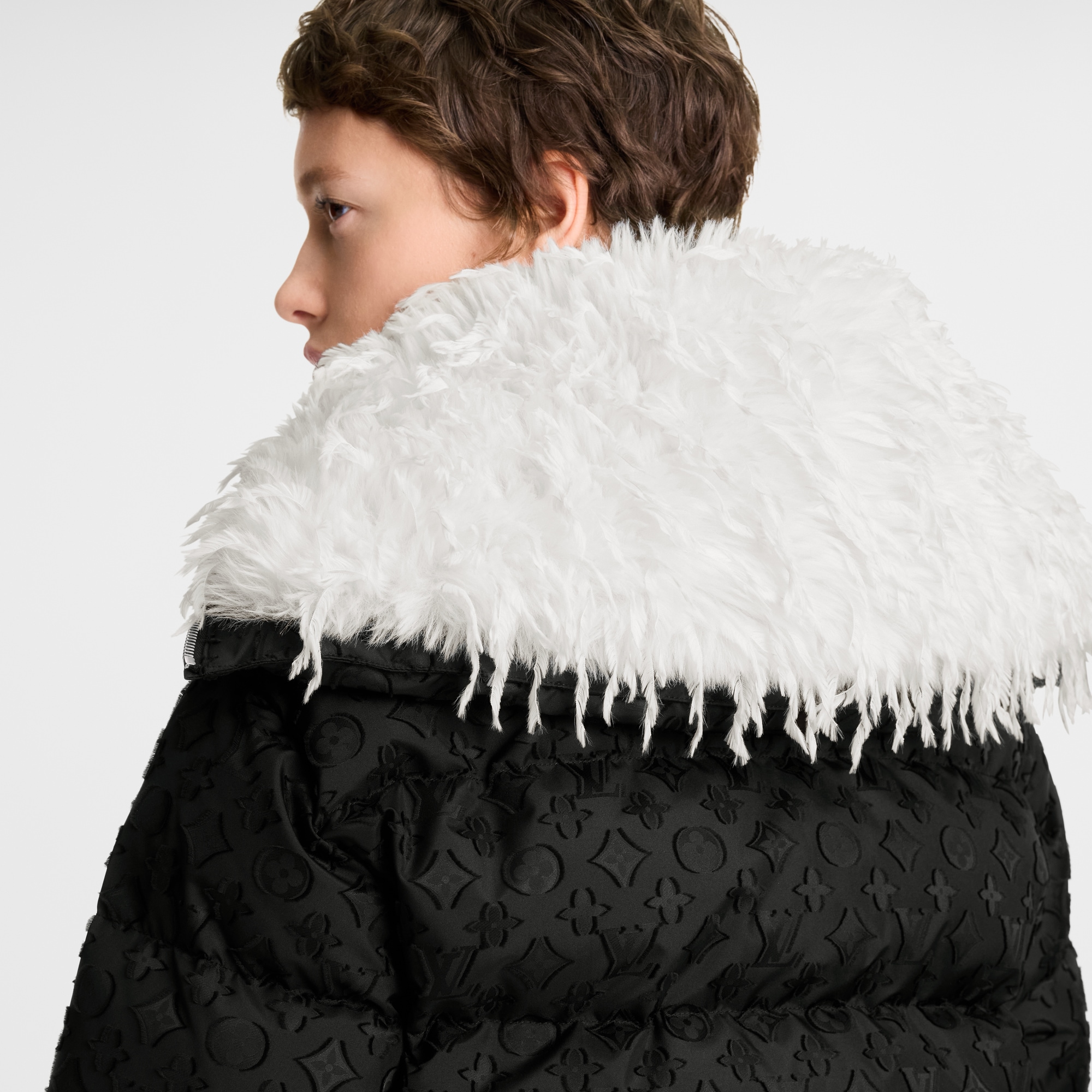 Pufferjacke mit Federkragen  Damen Ready to Wear Mäntel und Jacken | LOUIS VUITTON (Zoom)