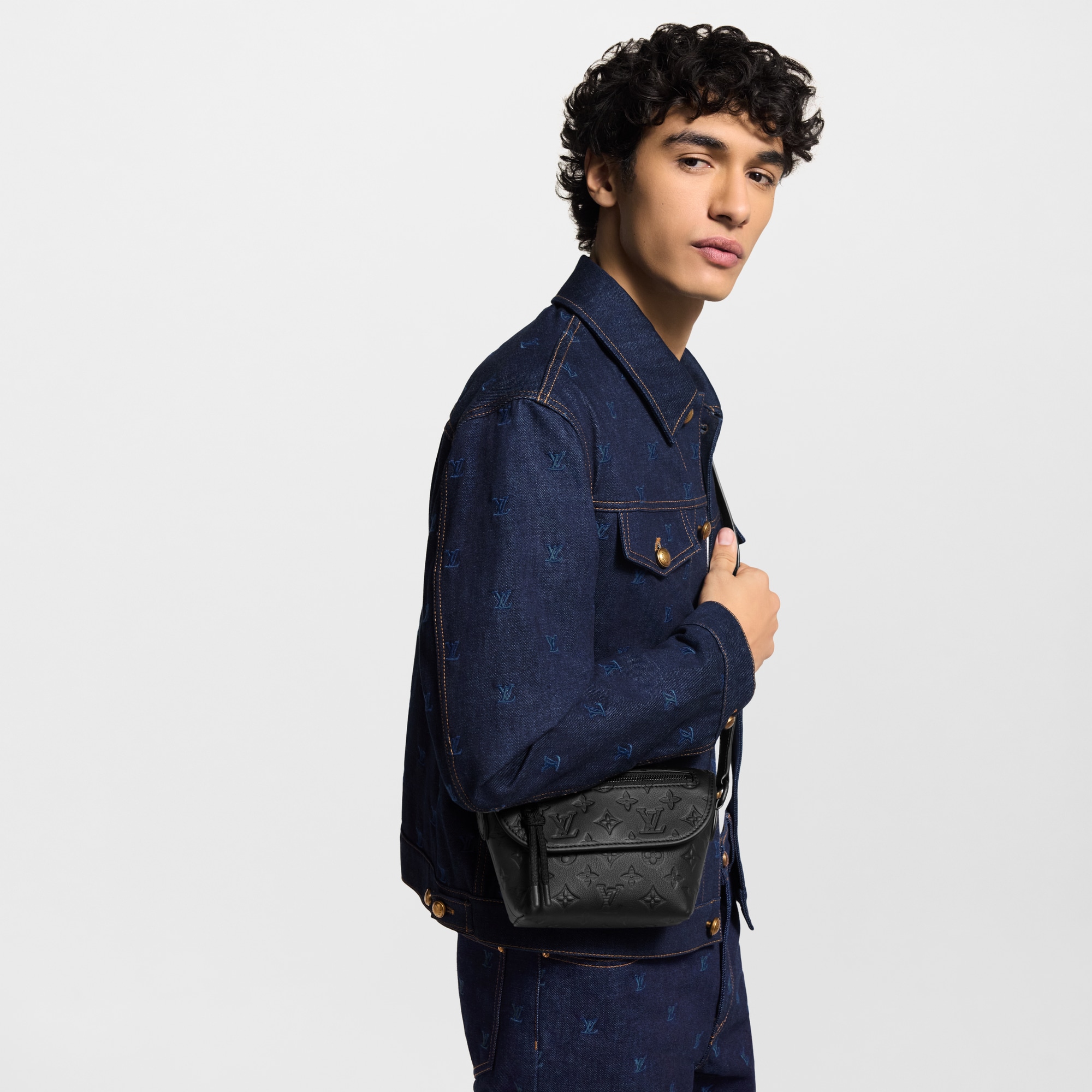 Pulse Wearable Geldbörse Monogram Shadow Herren Geldbörsen und Kleinlederwaren Mini Bags | LOUIS VUITTON (Zoom)