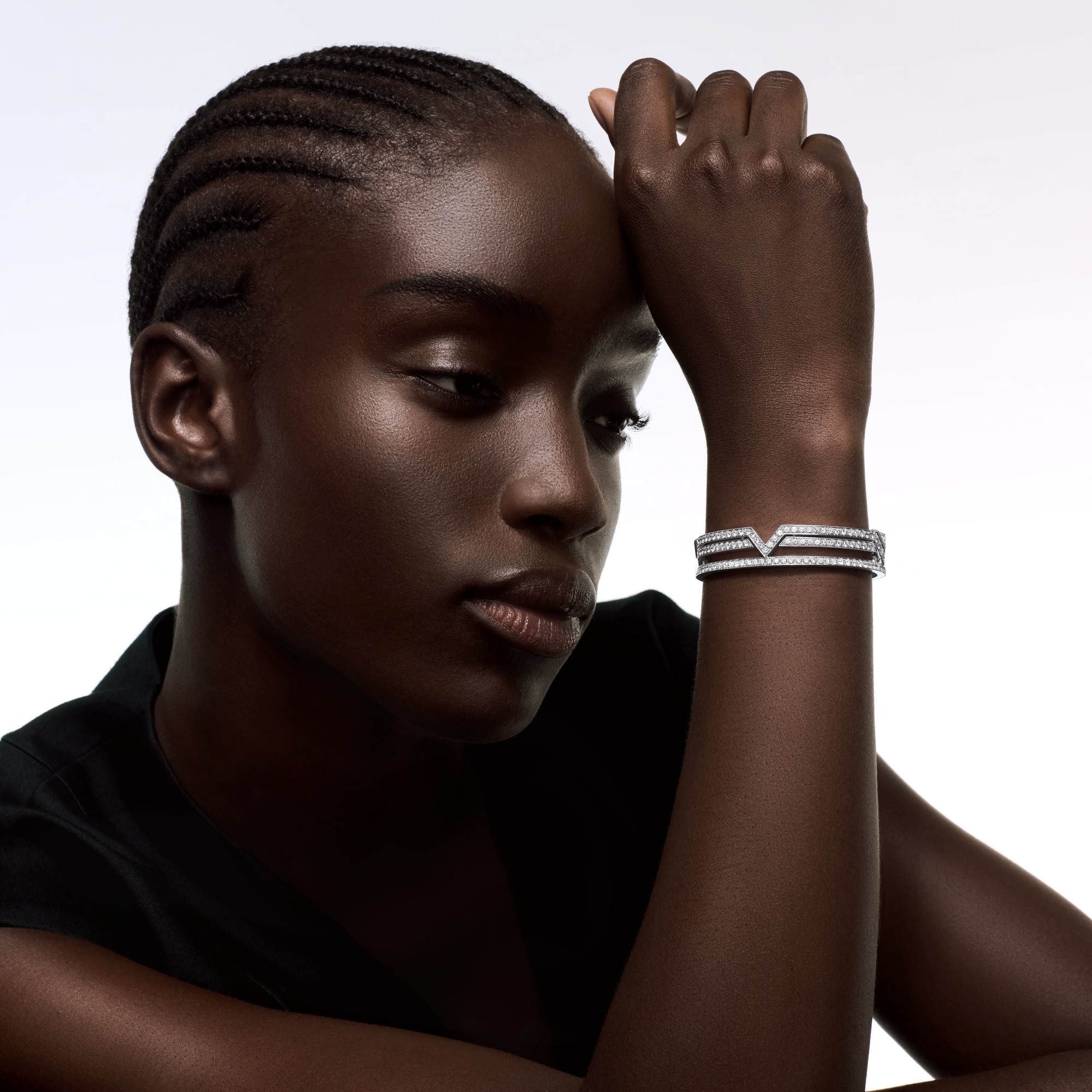 Pure V Armband, Weißgold und Diamanten  Les Extraordinaires Schmuck Armbänder | LOUIS VUITTON (Zoom)