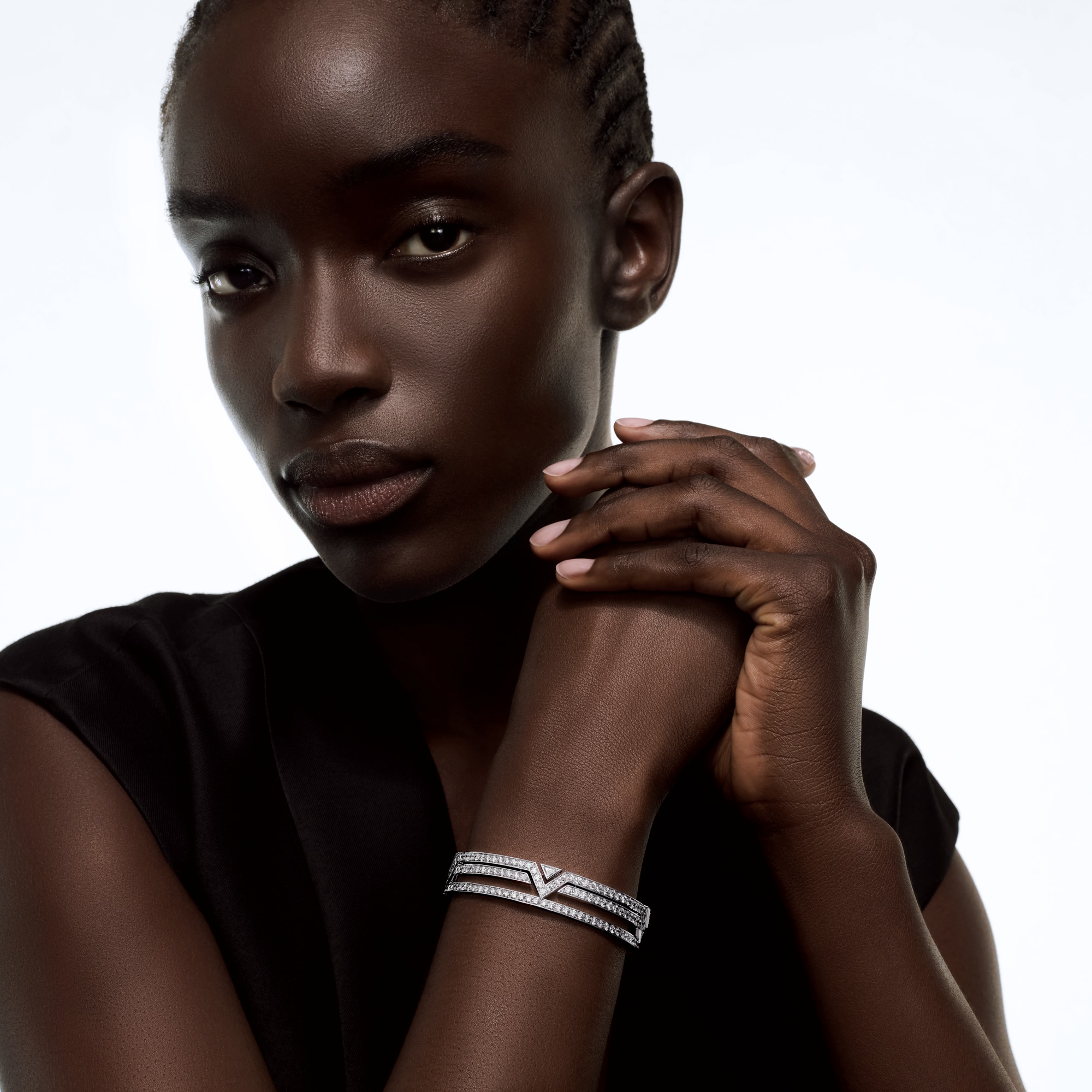 Pure V Armband, Weißgold und Diamanten  Les Extraordinaires Schmuck Armbänder | LOUIS VUITTON (Zoom)