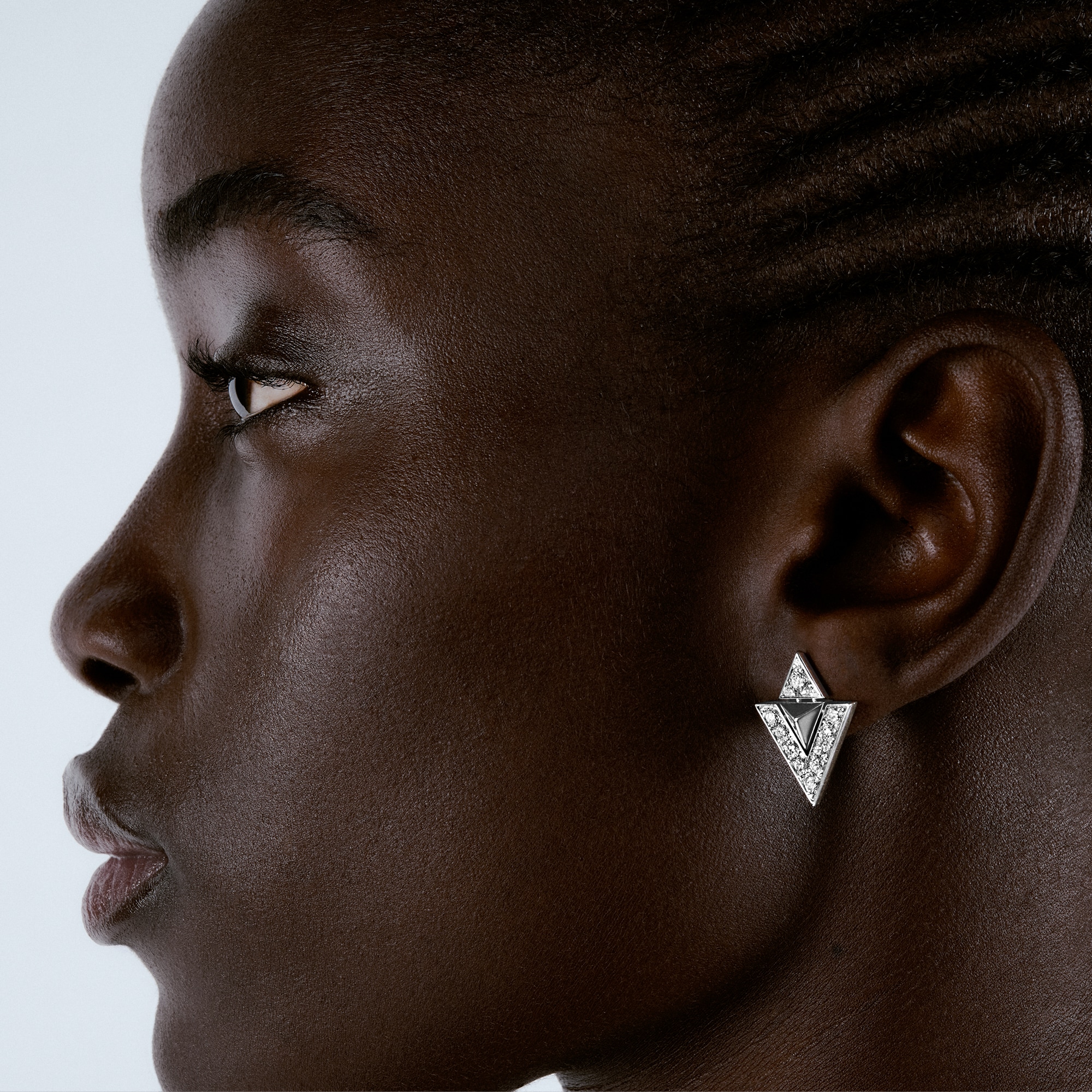 Pure V Ohrringe, Weißgold und Diamanten  Schmuck Kategorien Ohrringe | LOUIS VUITTON (Zoom)