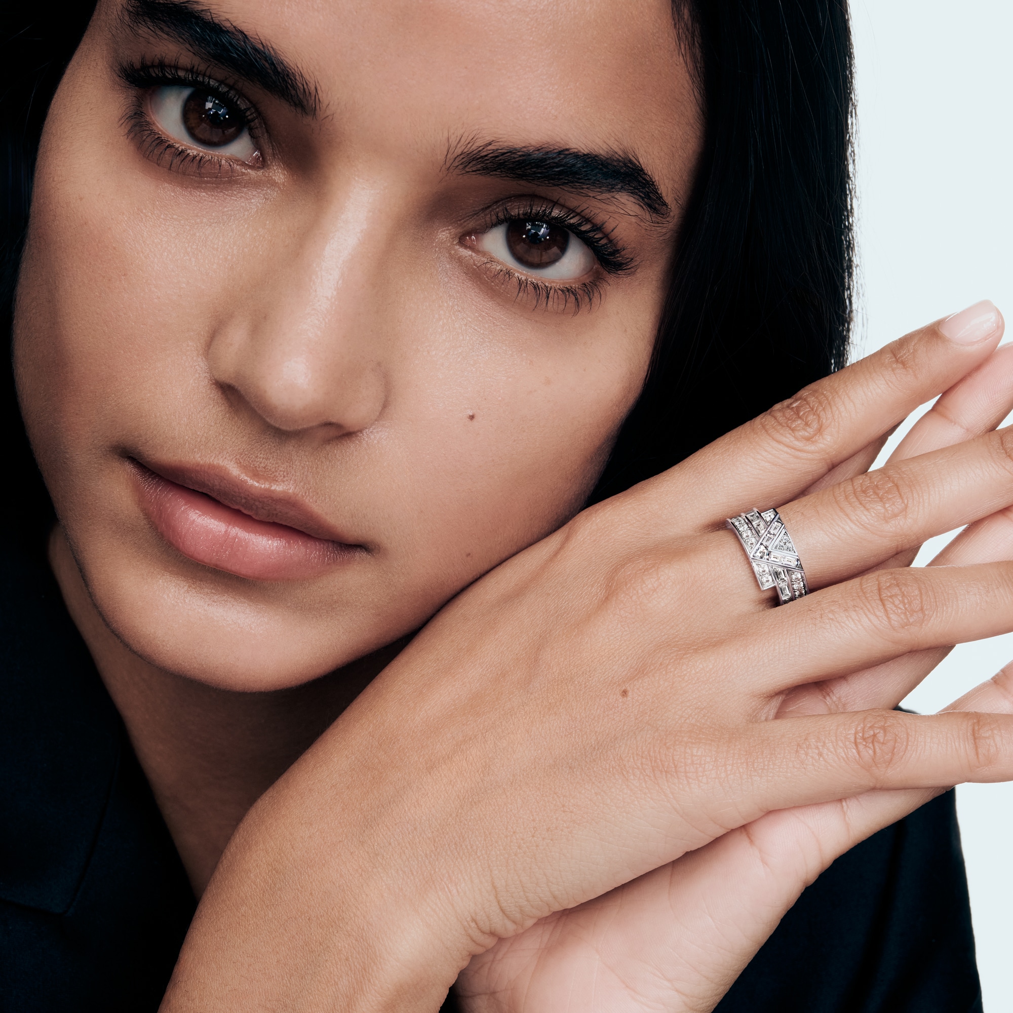 Pure V Ring, Weißgold und Diamanten  Les Extraordinaires Schmuck Haute Joaillerie | LOUIS VUITTON (Zoom)