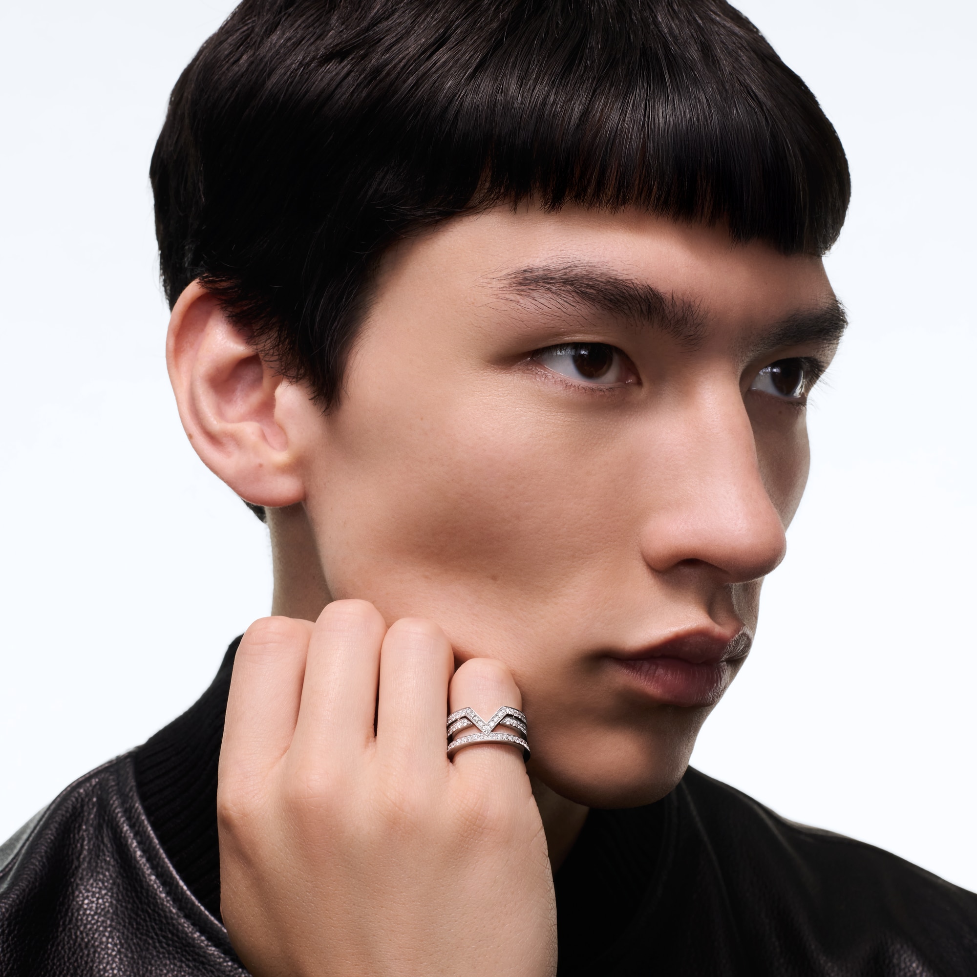 Pure V Ring, Weißgold und Diamanten  Les Extraordinaires Schmuck Ringe | LOUIS VUITTON (Zoom)