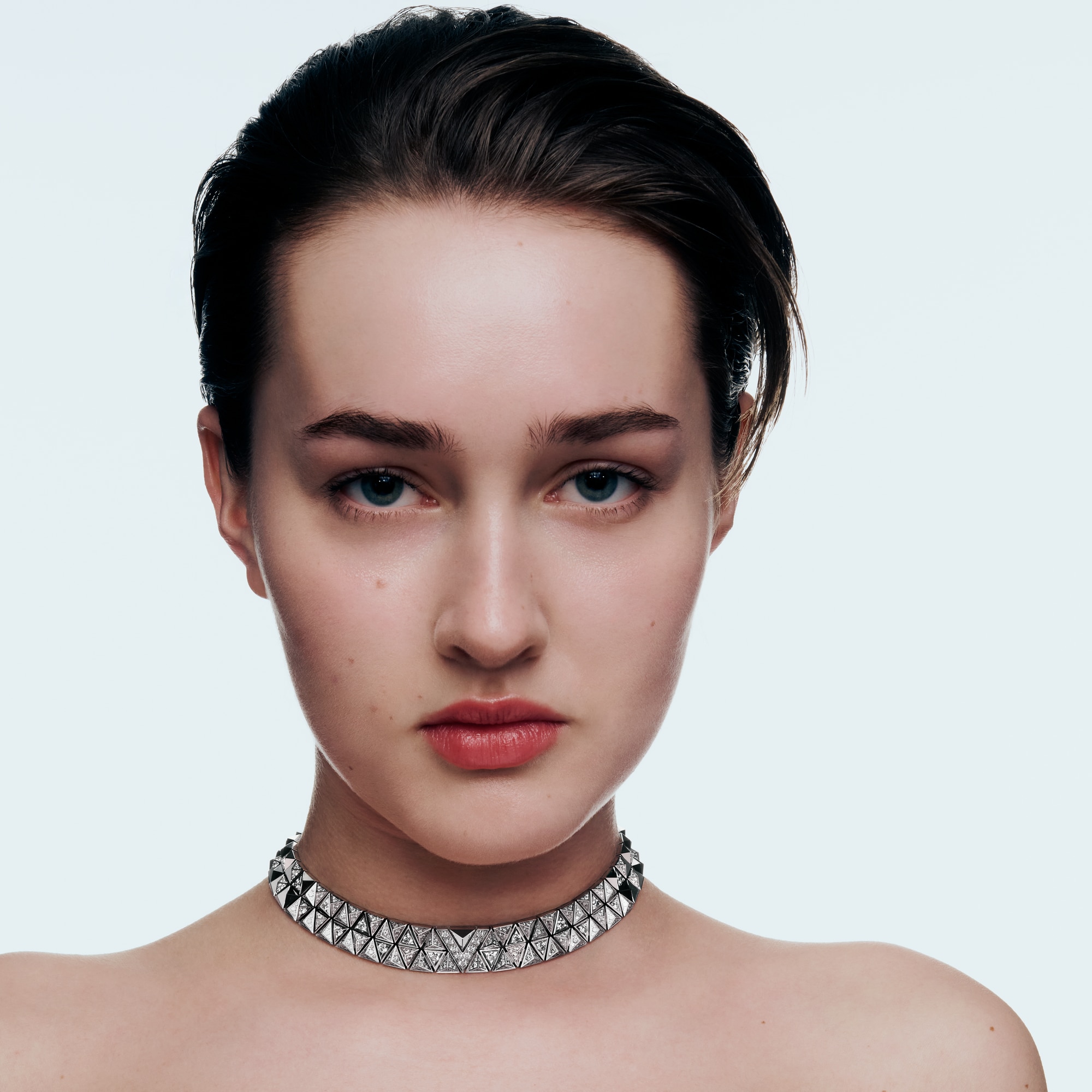 Pure V zweireihige Halskette, Weißgold und Diamanten  Schmuck Kategorien Halsketten und Anhänger | LOUIS VUITTON (Zoom)