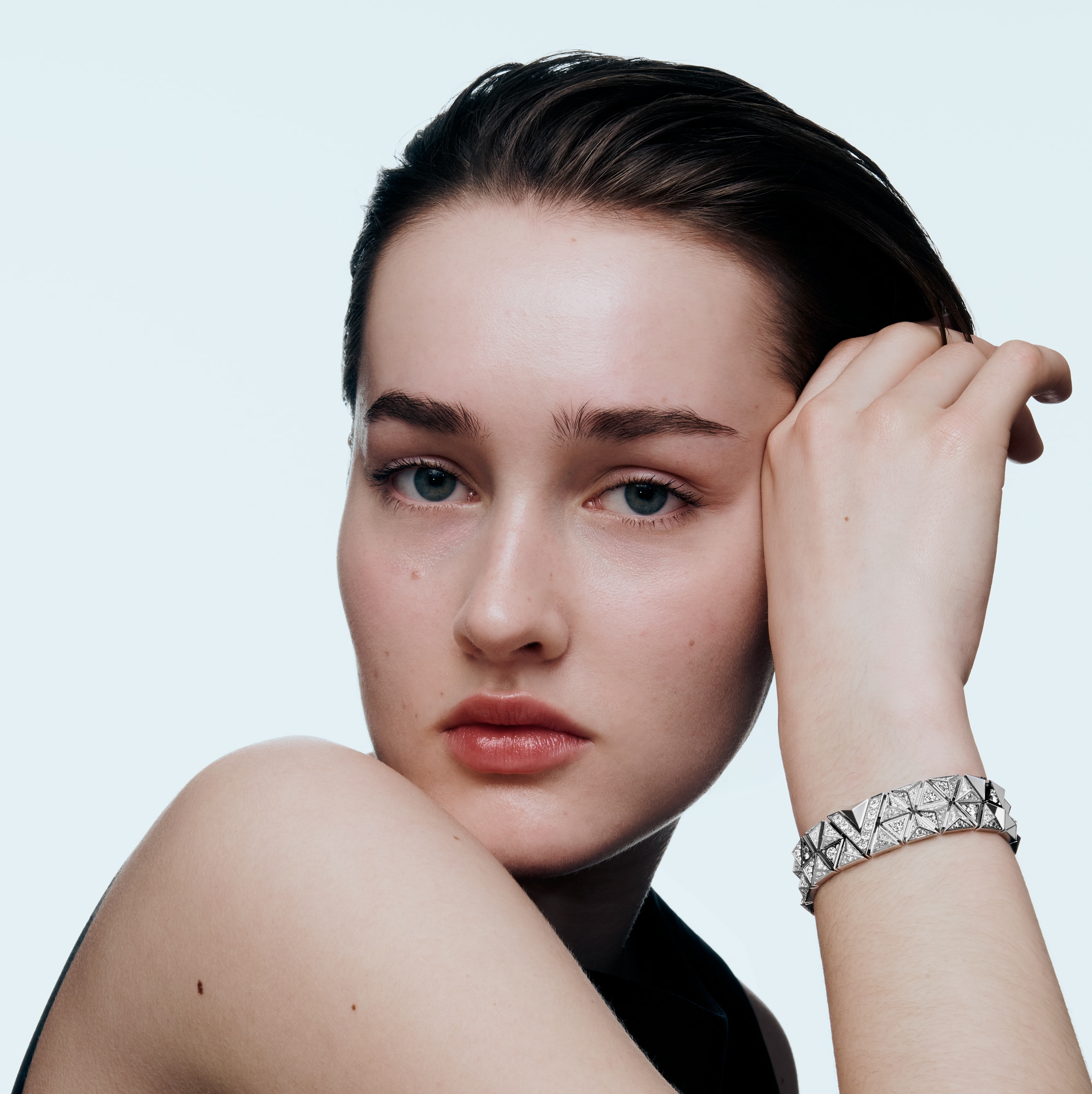 Pure V zweireihiges Armband, Weißgold und Diamanten  Schmuck Kategorien Armbänder | LOUIS VUITTON (Zoom)