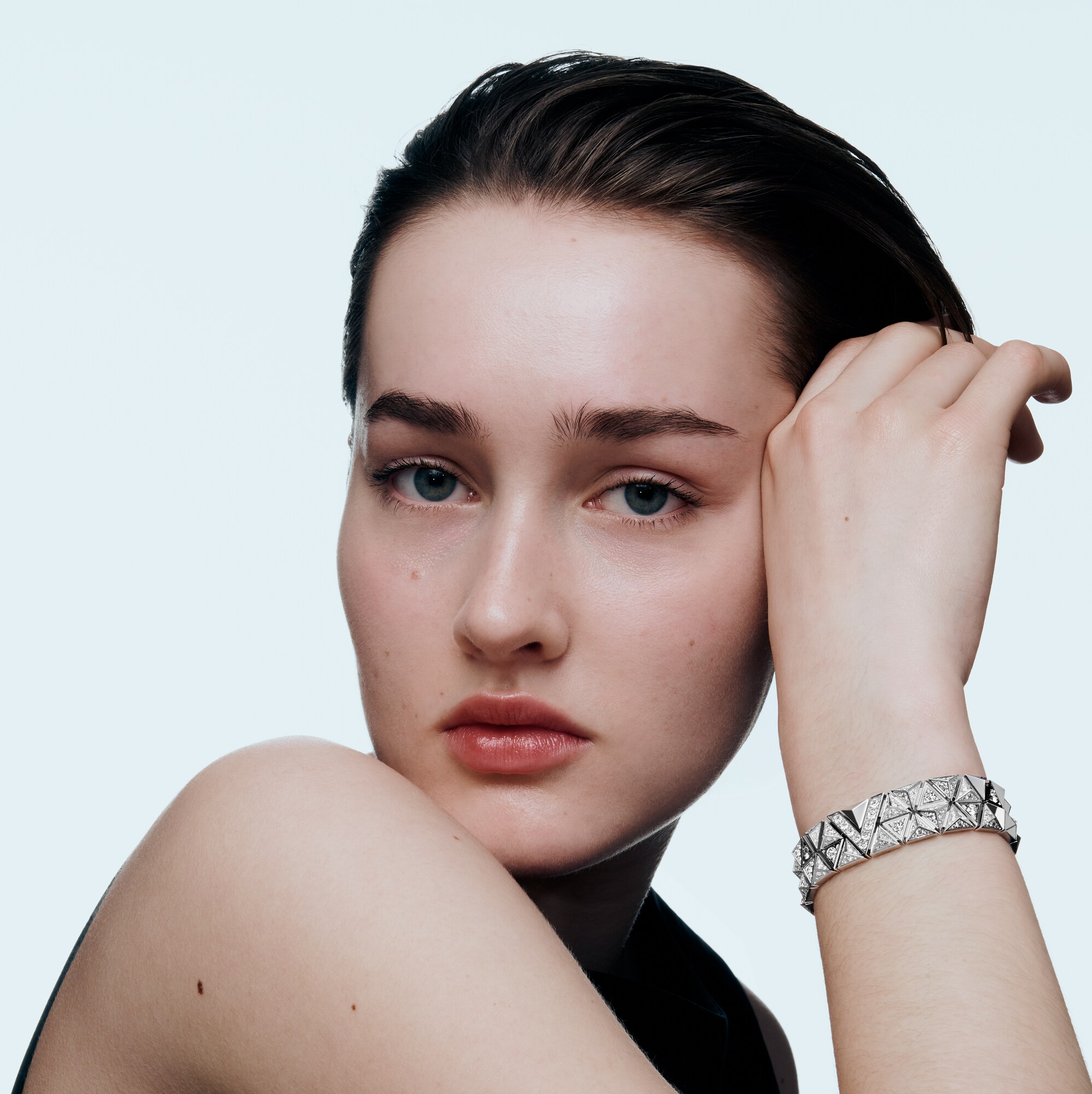 Pure V zweireihiges Armband, Weißgold und Diamanten  Schmuck Kategorien Armbänder | LOUIS VUITTON (Zoom)