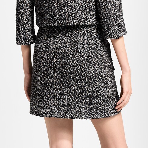 Rock aus glitzerndem Tweed mit Schmuck-Knopf cropped worn view