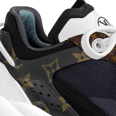 Run 55 Sneaker } | LOUIS VUITTON (Zoom)