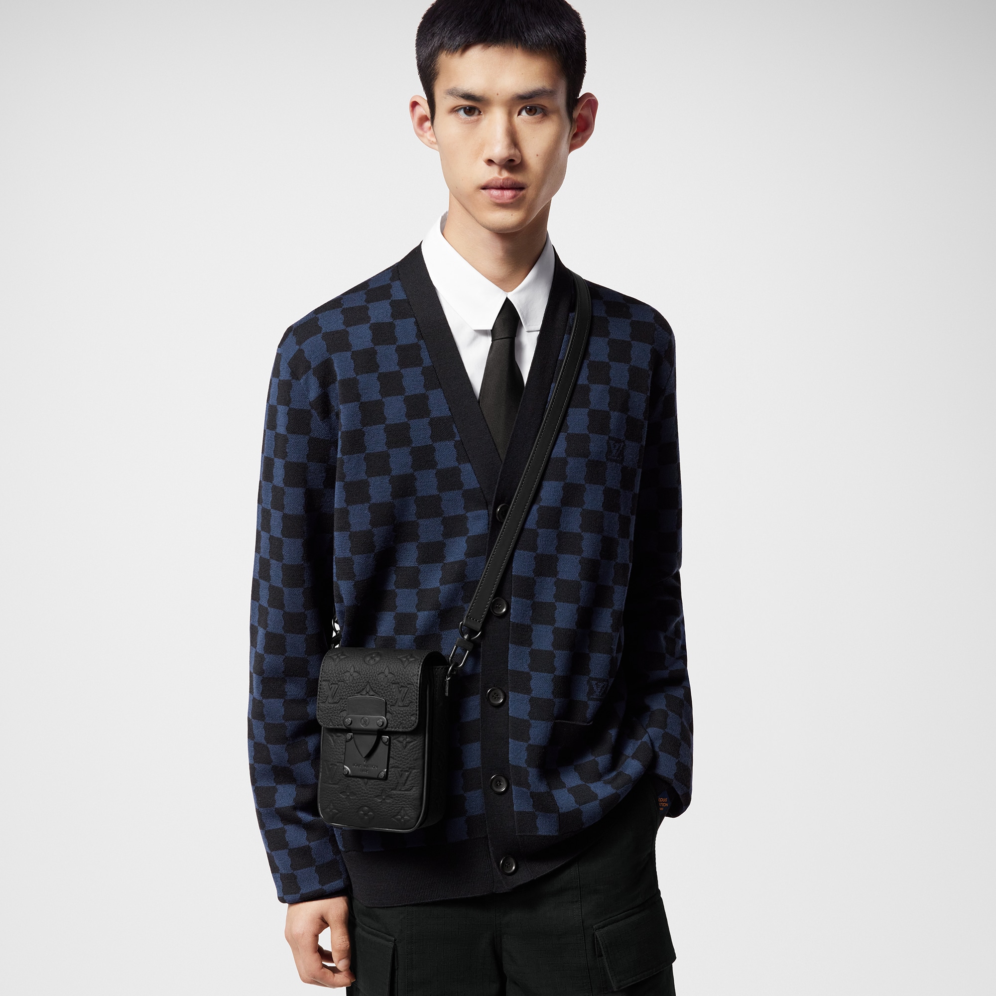 S-Lock Vertical Wearable Geldbörse Monogram Canvas & Taurillon Leder Herren Taschen Alle Kollektionen | LOUIS VUITTON (Zoom)