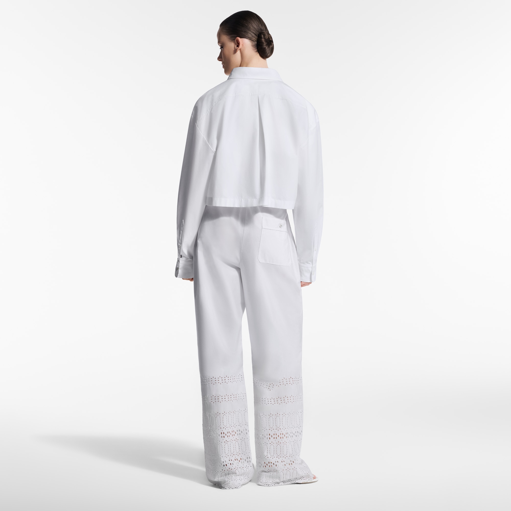 Schlafanzughose mit Lochstickerei  Damen Ready to Wear Hosen | LOUIS VUITTON (Zoom)