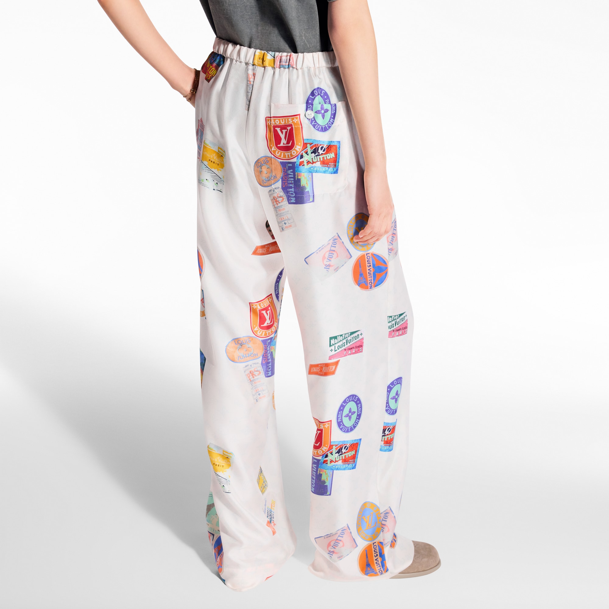 Schlafanzughose mit Patches und Mahina-Motiv  Damen Ready to Wear Hosen | LOUIS VUITTON (Zoom)