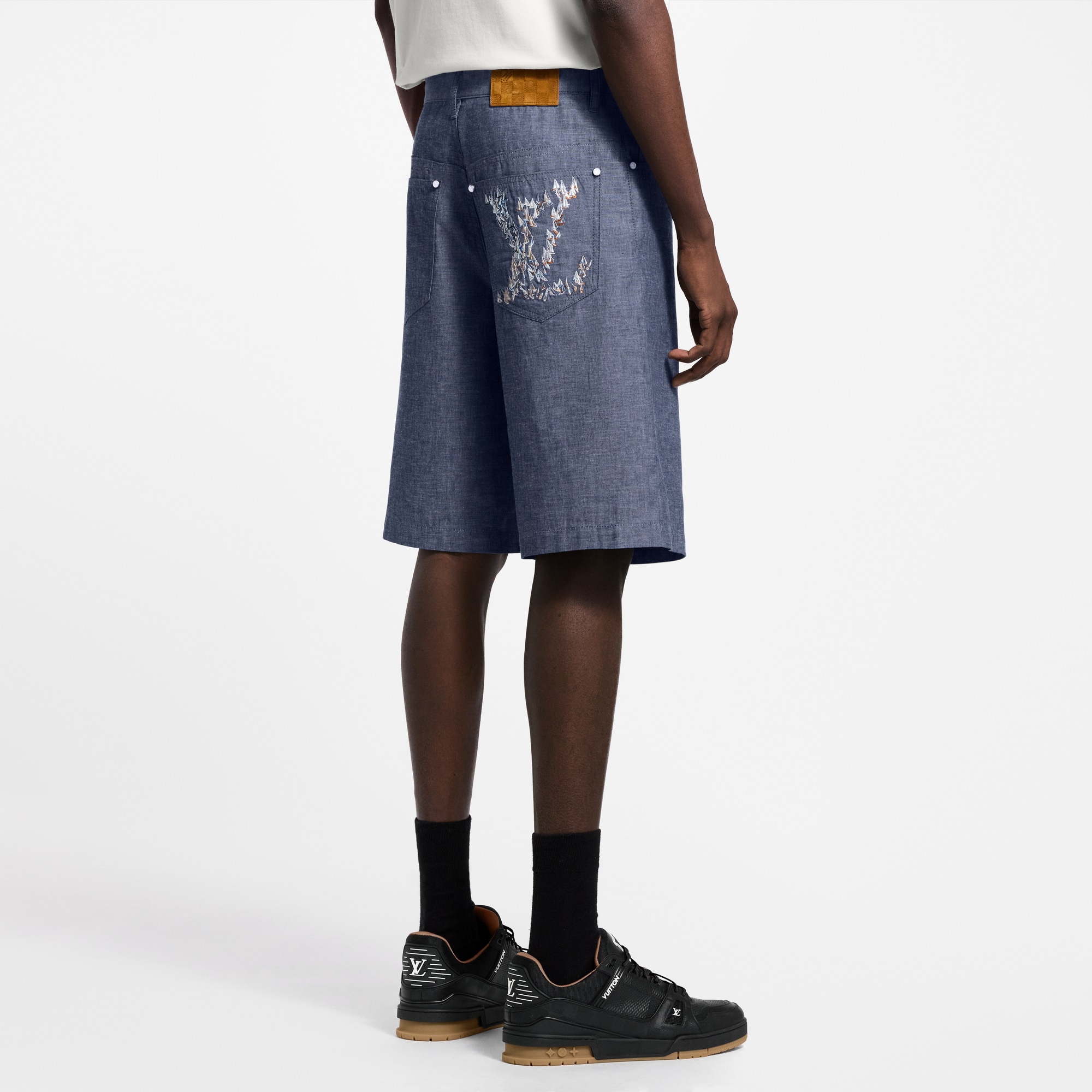 Shorts aus Chambray mit Stickerei  Herren Ready to Wear Denim | LOUIS VUITTON (Zoom)