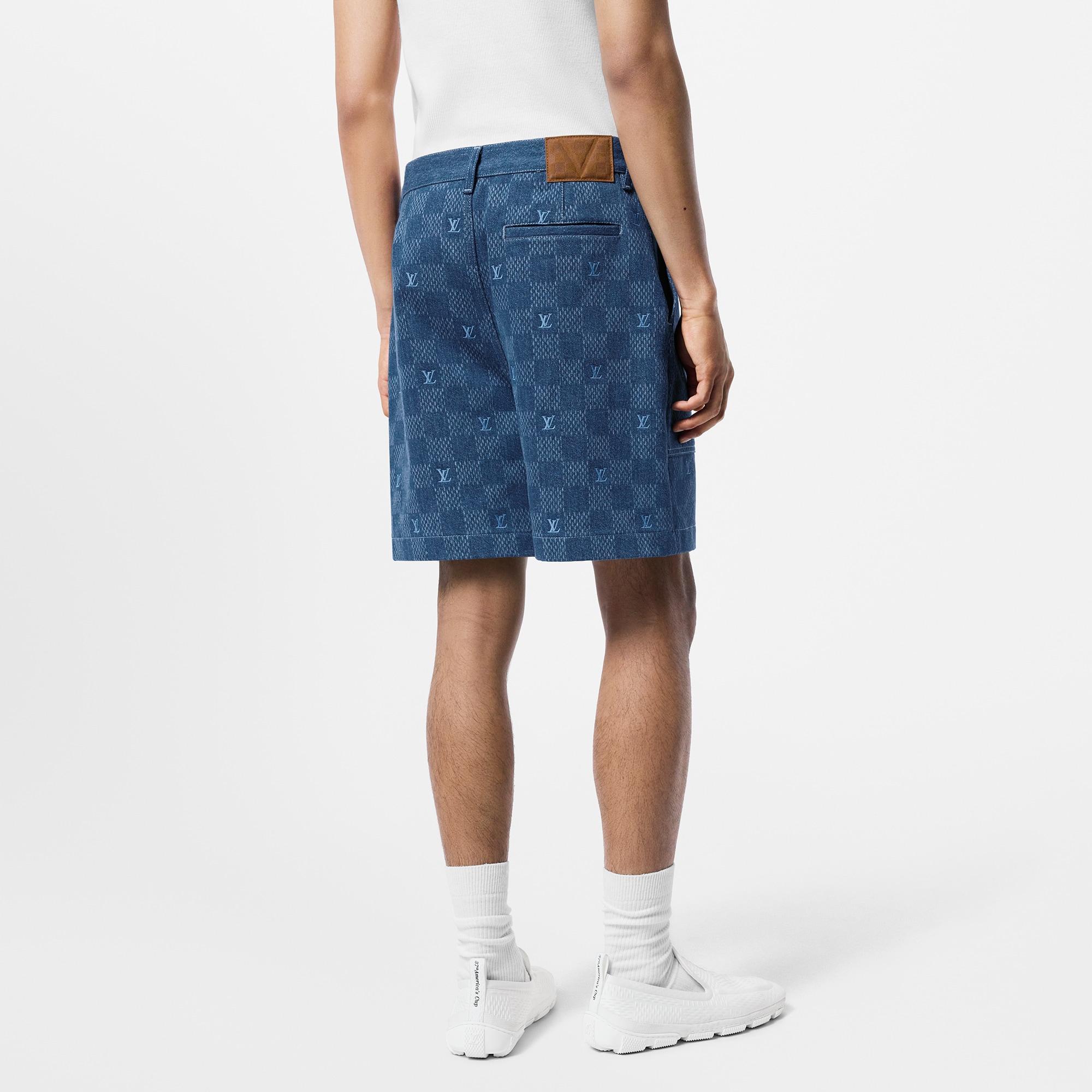 Shorts aus Denim mit Damier-Motiv und Stickereien  Herren Ready to Wear Denim | LOUIS VUITTON (Zoom)