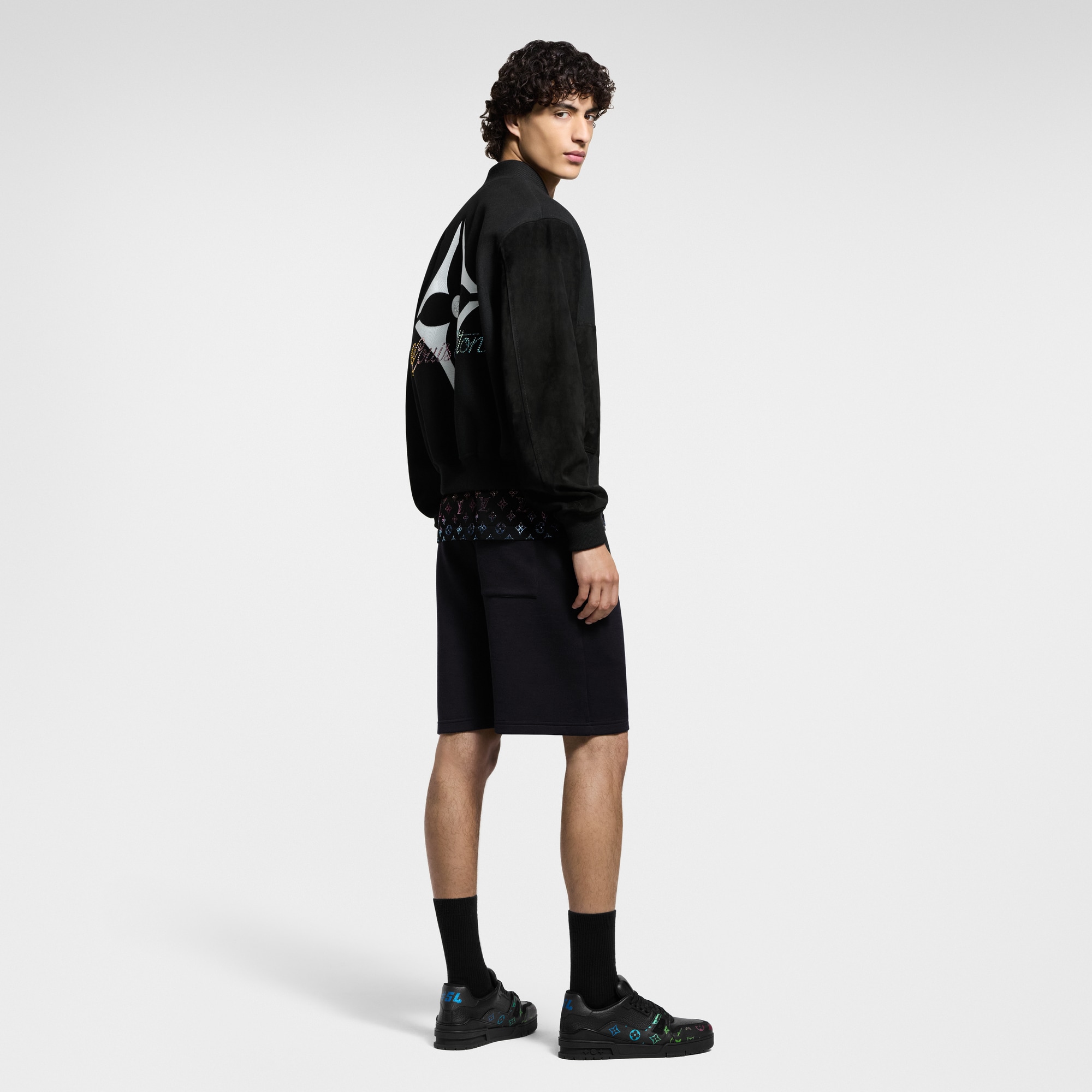 Shorts aus Jersey mit Verzierungen und LV Signatur  Herren Ready to Wear Vollständige Ready to Wear | LOUIS VUITTON (Zoom)