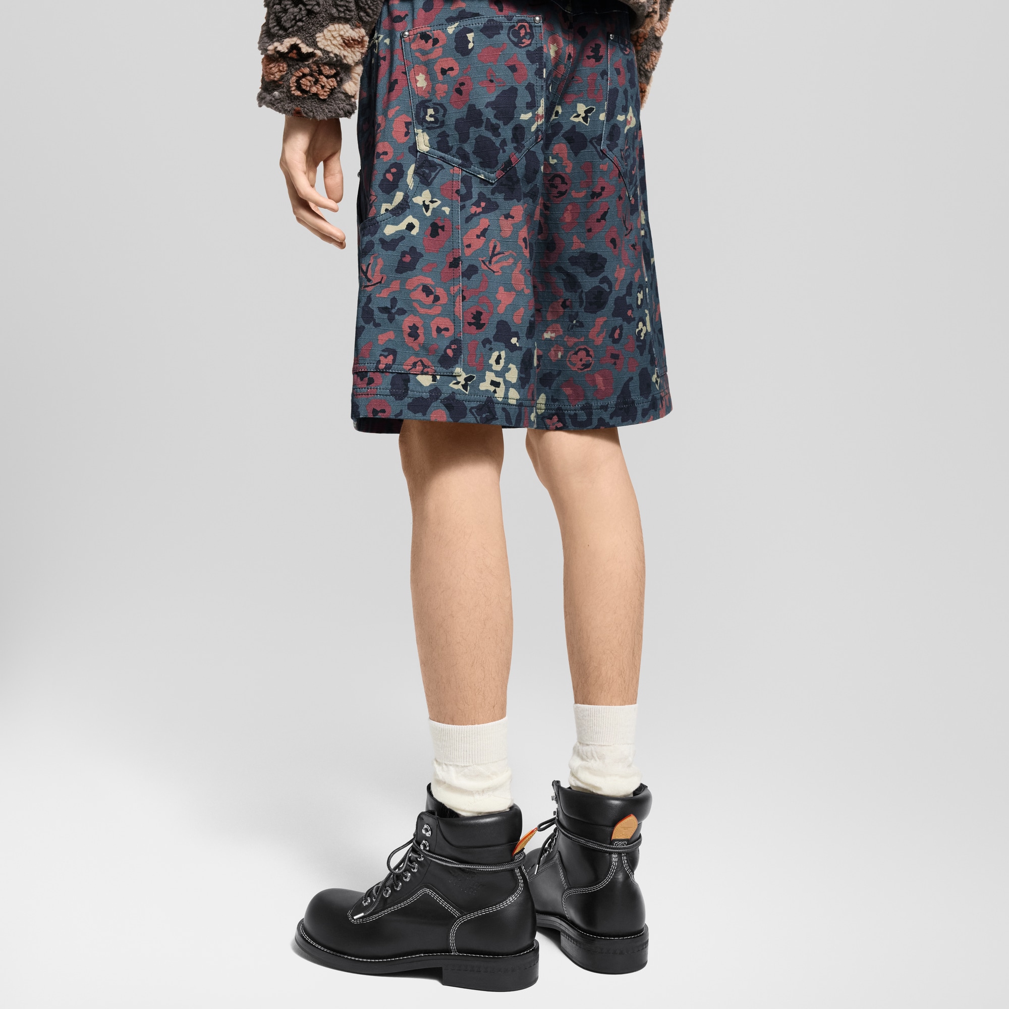 Shorts im Carpenter-Stil mit Motiv  Herren Ready to Wear Hosen | LOUIS VUITTON (Zoom)