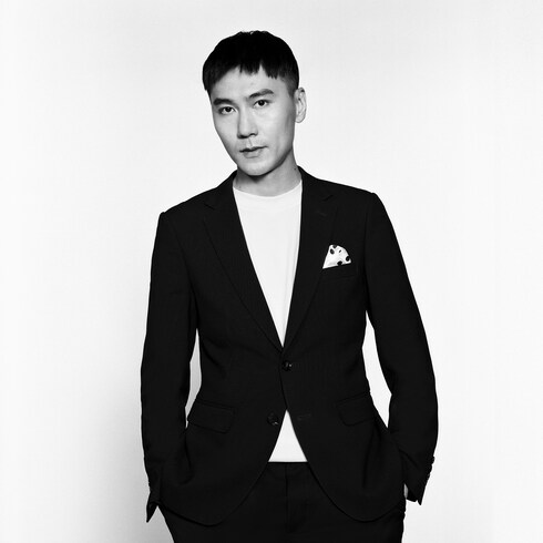 Signature Sessel Indoor von Frank Chou Trunks, Reisen und Wohnen Wohnen und Art of Dining Designmöbel | LOUIS VUITTON