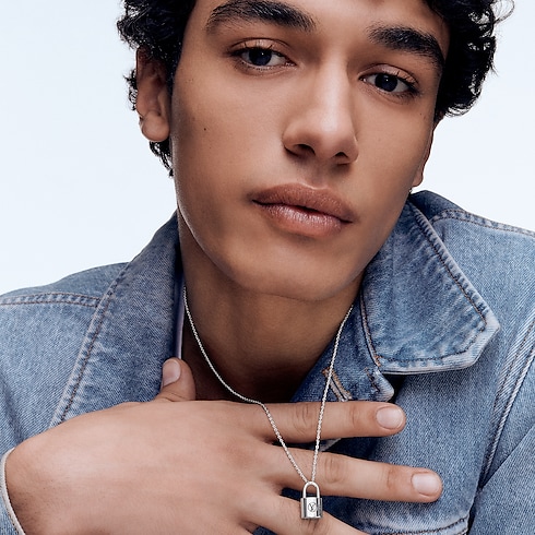 Silver Lockit Anhänger mit Halskette, Sterlingsilber, schwarzer Lack Schmuck Kategorien Halsketten und Anhänger | LOUIS VUITTON (Zoom)