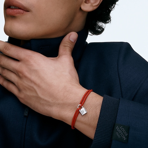 Silver Lockit Armband, Sterlingsilber, schwarzer Lack, rote Schnur aus Polyester Schmuck Kategorien Armbänder | LOUIS VUITTON (Zoom)