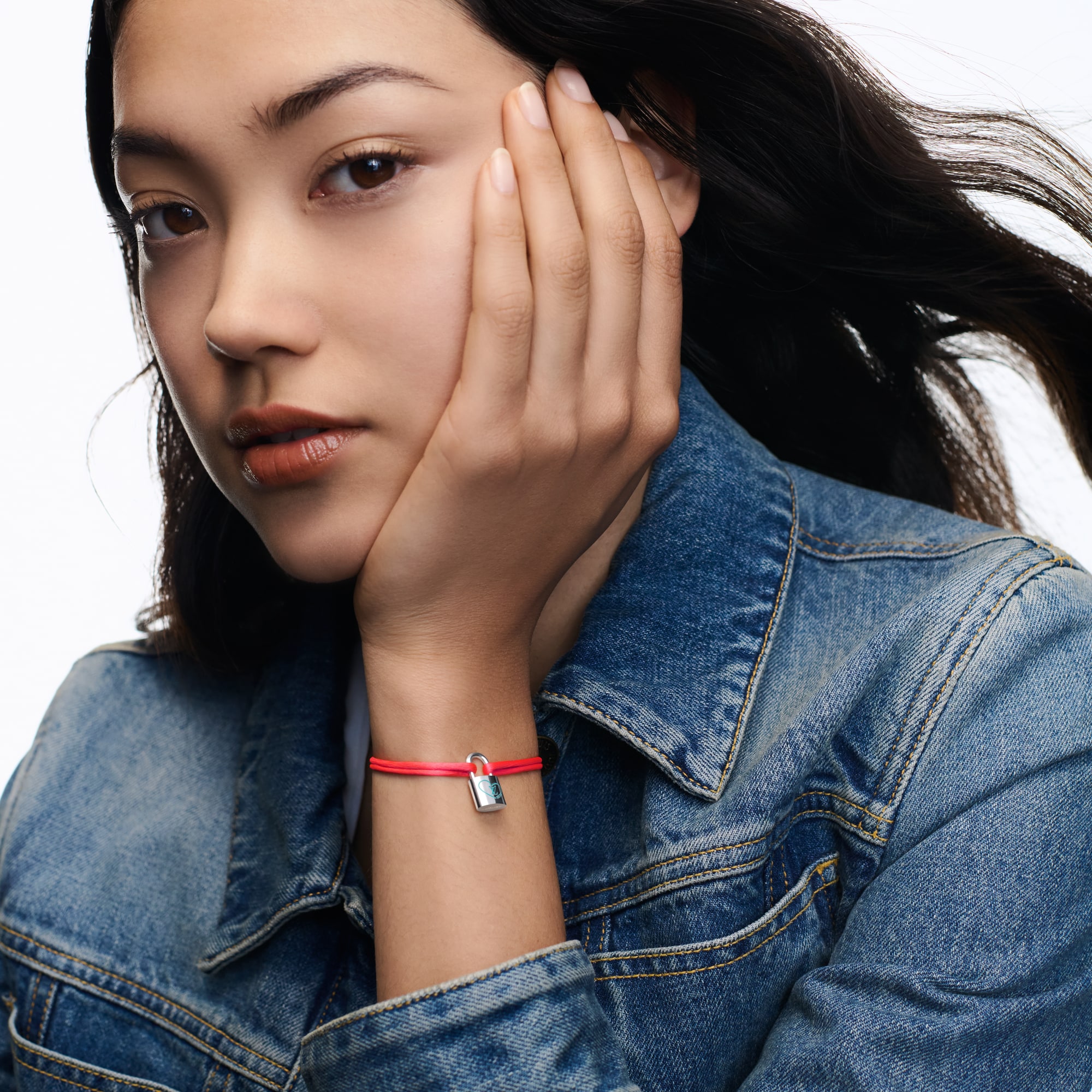 Silver Lockit x Felix Armband, Sterlingsilber, blauer Lack und eine blaue Schnur aus Polyester  Schmuck Kategorien Armbänder | LOUIS VUITTON (Zoom)