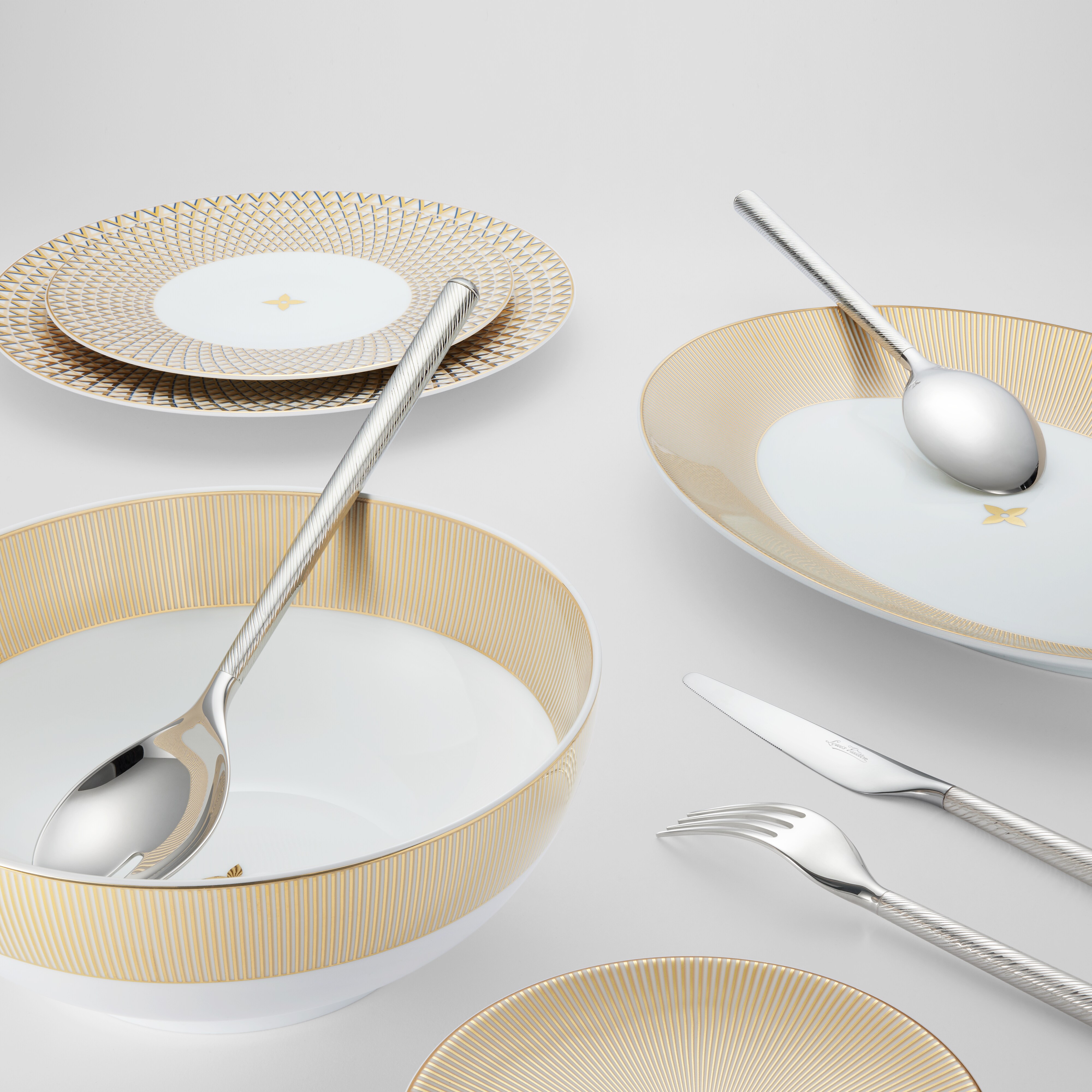Splendor ovale Platte  Trunks, Reisen und Wohnen Wohnen und Art of Dining Art of Dining | LOUIS VUITTON (Zoom)